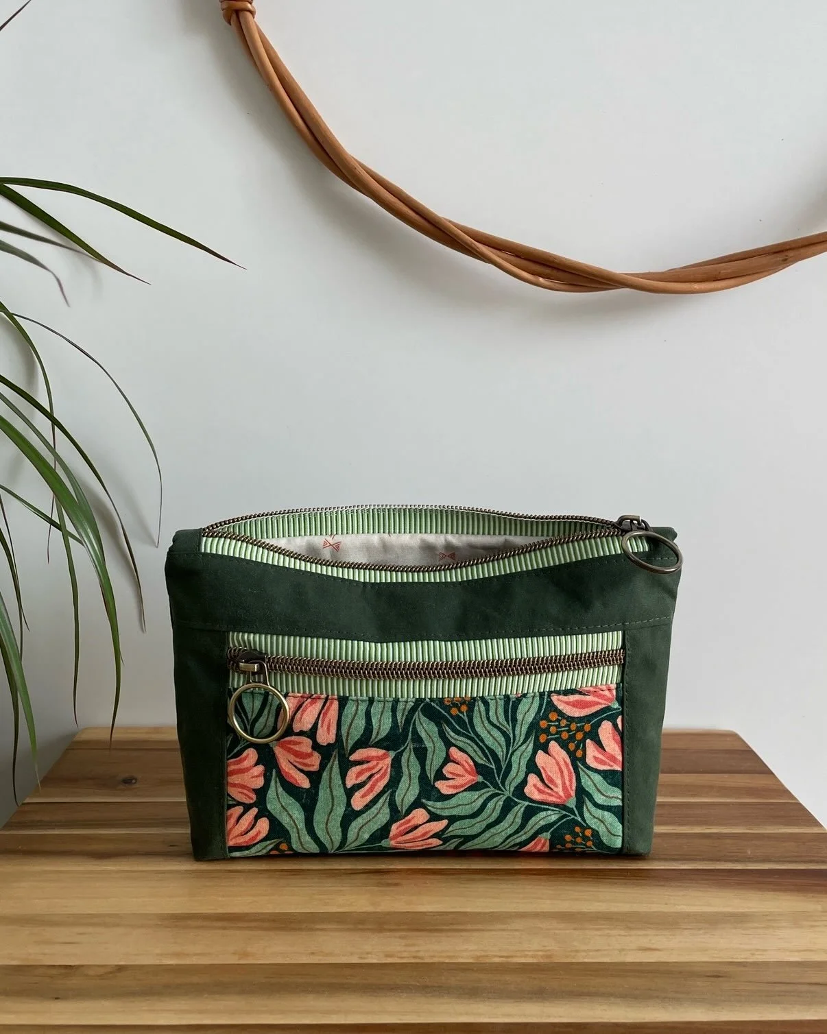 I&rsquo;m often asked which of my patterns is my favorite, and honestly, it&rsquo;s always a difficult question to answer! But one pattern that definitely holds a special place in my heart is the Devon Pouch ❤️

The pattern comes in two sizes and inc