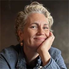 LAURA STEARNS