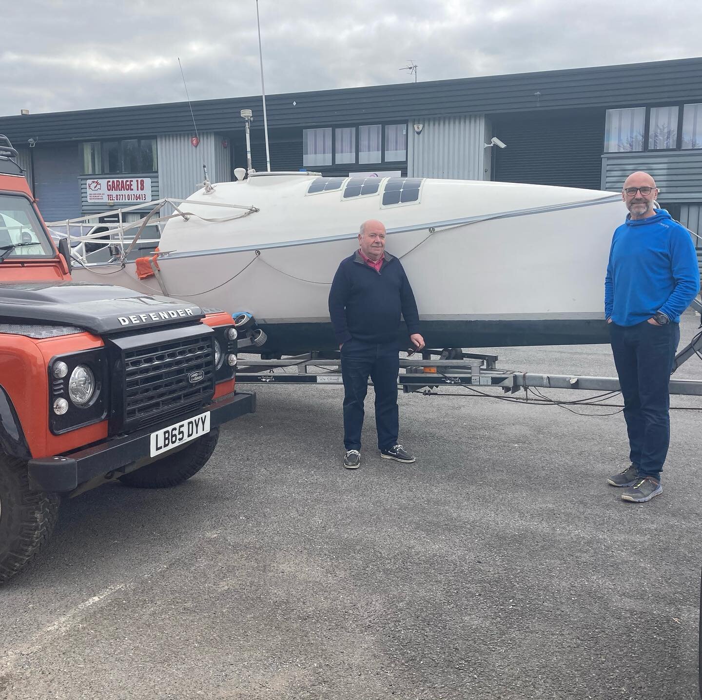 Today we were visited by @rowsentinel! Jim went through the watermaker setup in the boat with Ian #schenkerwatermakers #oceanrowing #newyorktouk #rossiterboats