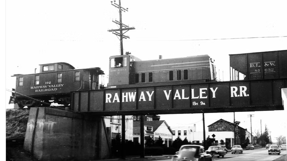 Three Miles to Maplewood: The Rahway Valley Railroad