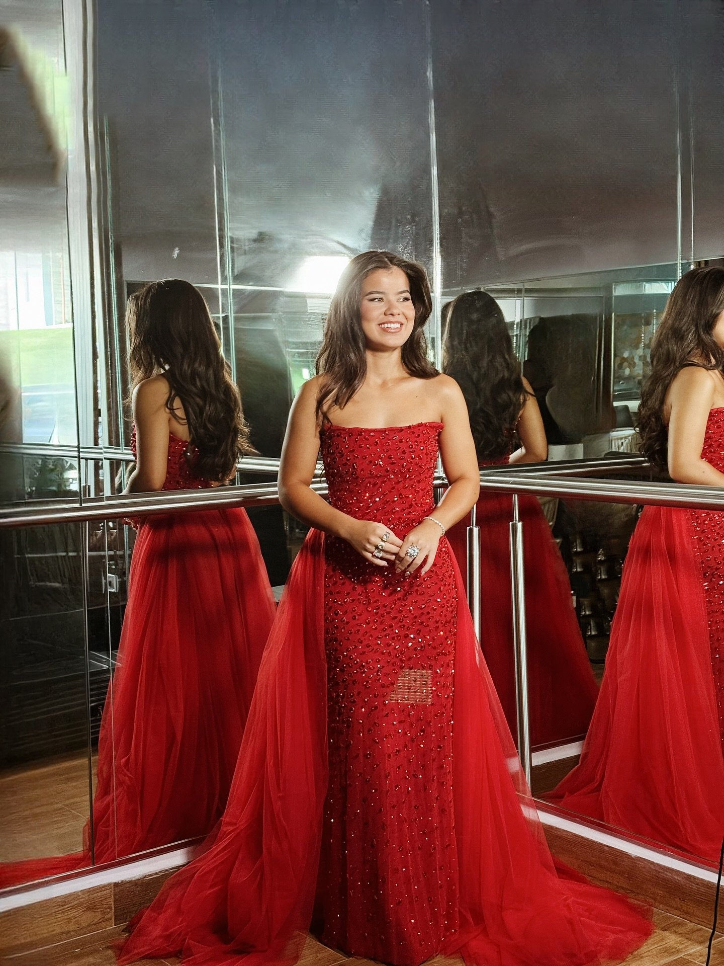 Un vestido muy especial. Un reflejo de su esencia y de todo lo que significa para nosotros. 
-
Yelena in #JeanCintron #Prom
