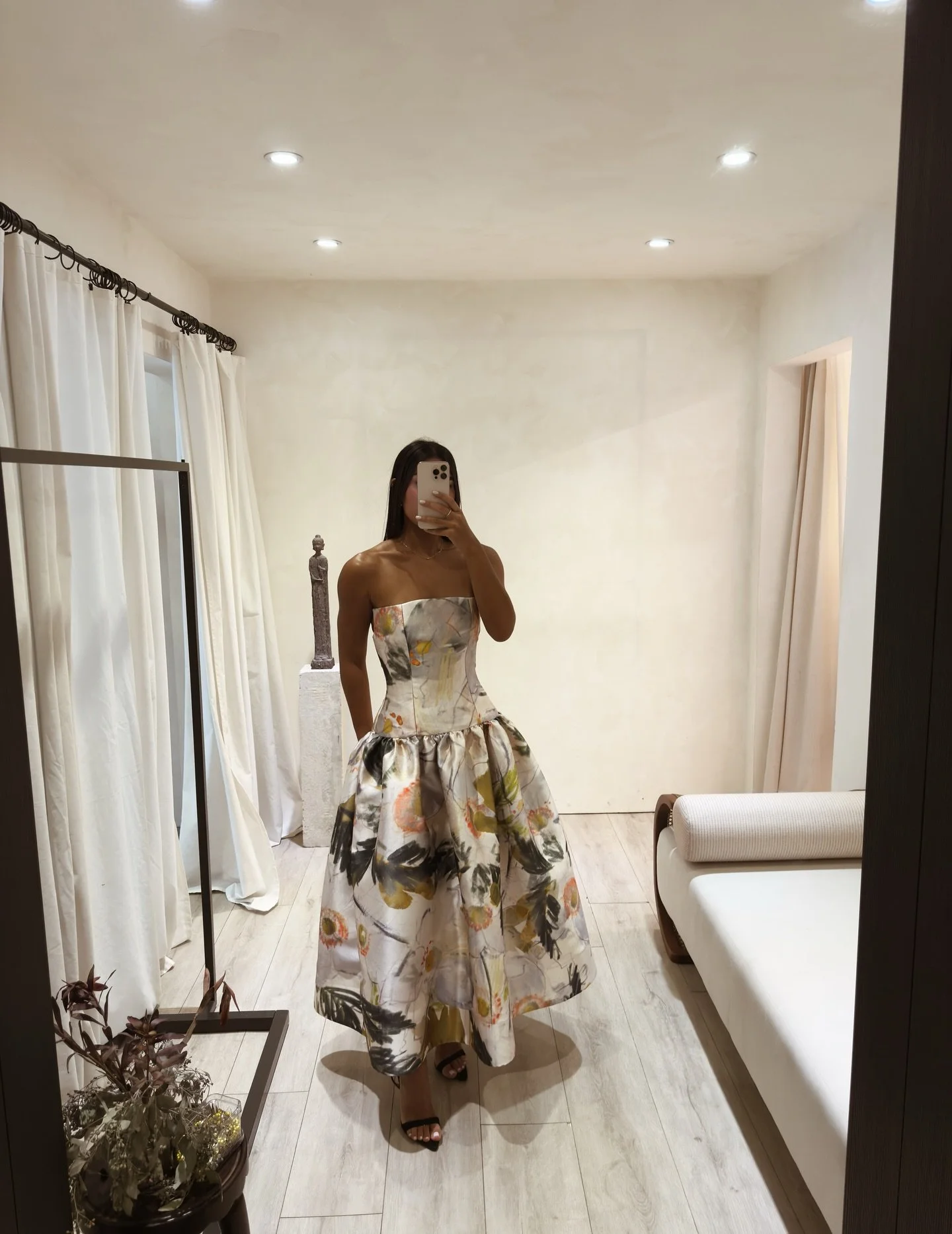 Jean Cintron Store - 615 Calle Cerra
