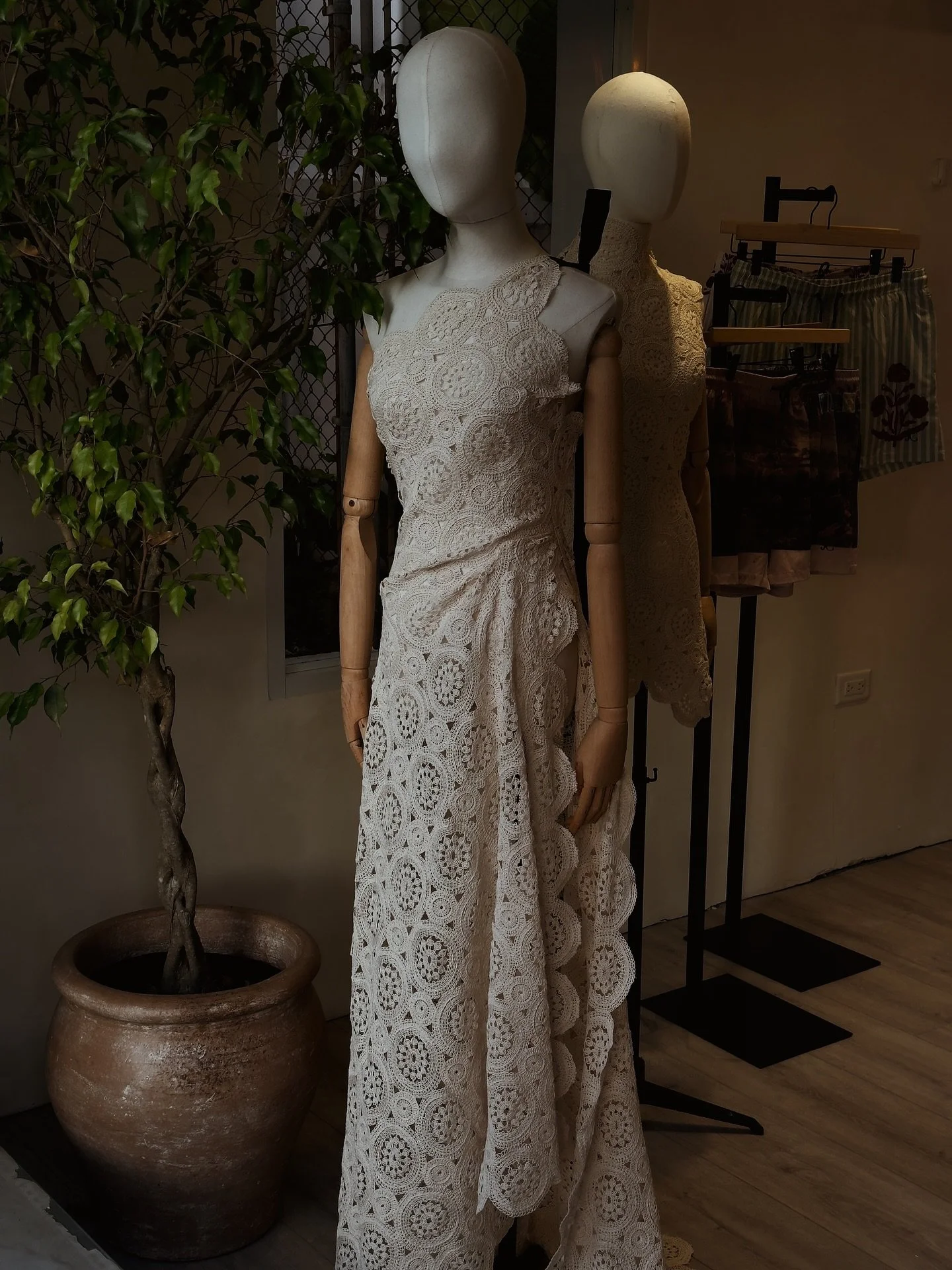 Jean Cintron Store - 615 Calle Cerra