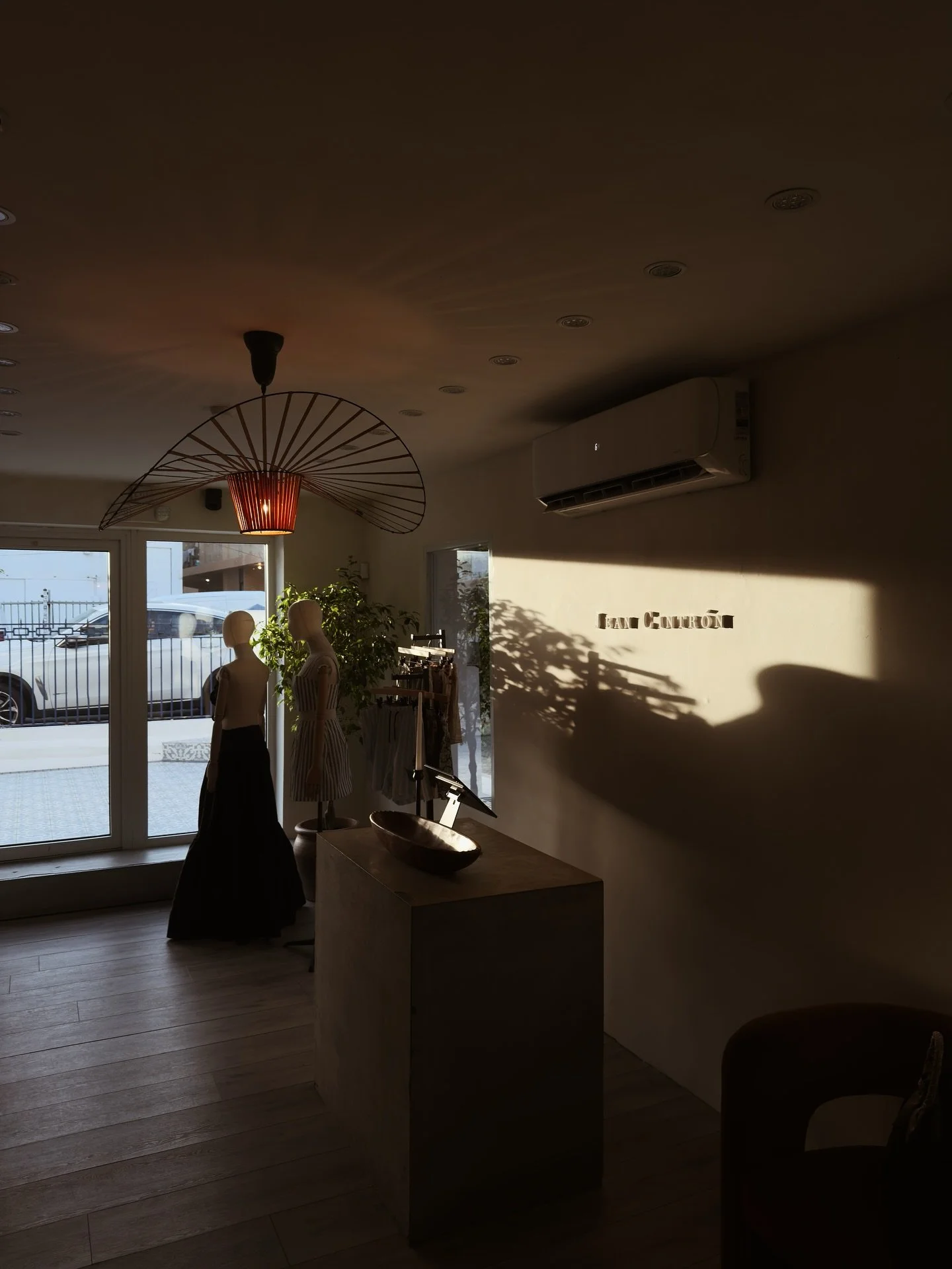 Jean Cintron Store - 615 Calle Cerra