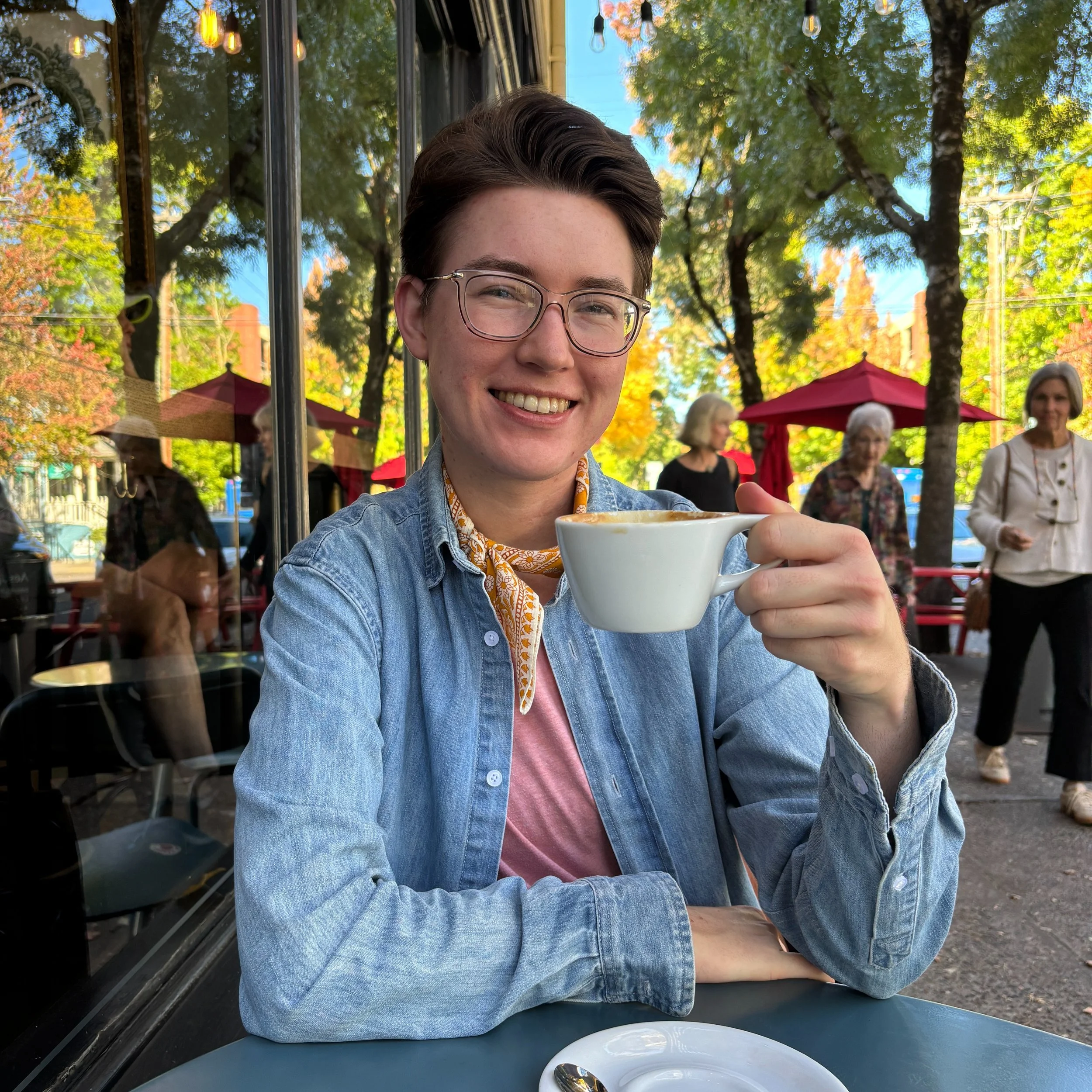 I had such an amazing time visiting Portland again! 5 nonstop days of coffee shops, museums, hikes, bookstores, and catching up with friends.

1) Just a couple hours after flying in, having a flat white at Barista. Though this time around, I had most
