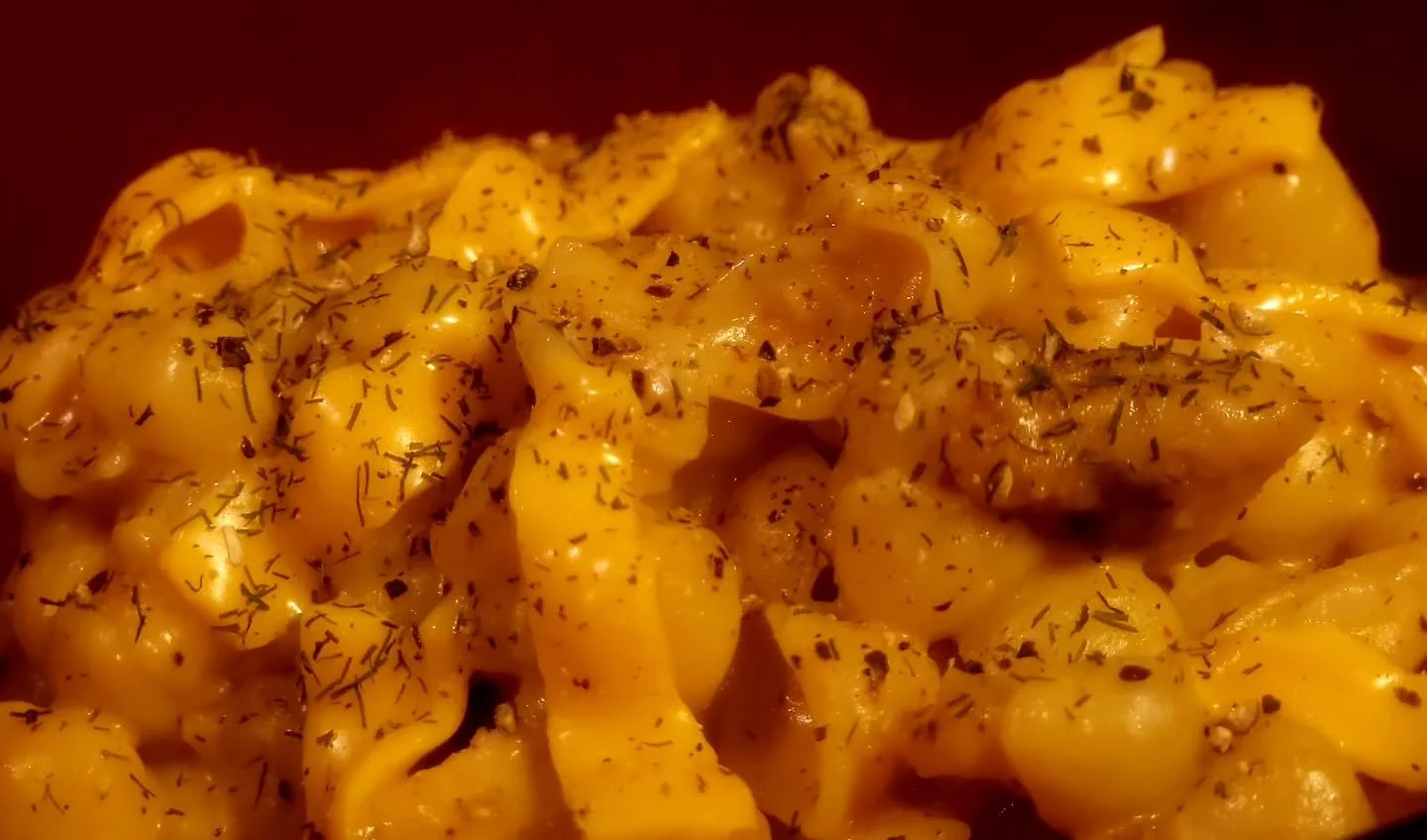 5 cheese KD shells. Add 2 cheese to the 3 cheese powder. Mozza and Velveeta. Nom. Also Sriracha and pepper for spice. Cut up chicken strips for protein.

#empressdragonghettogourmet