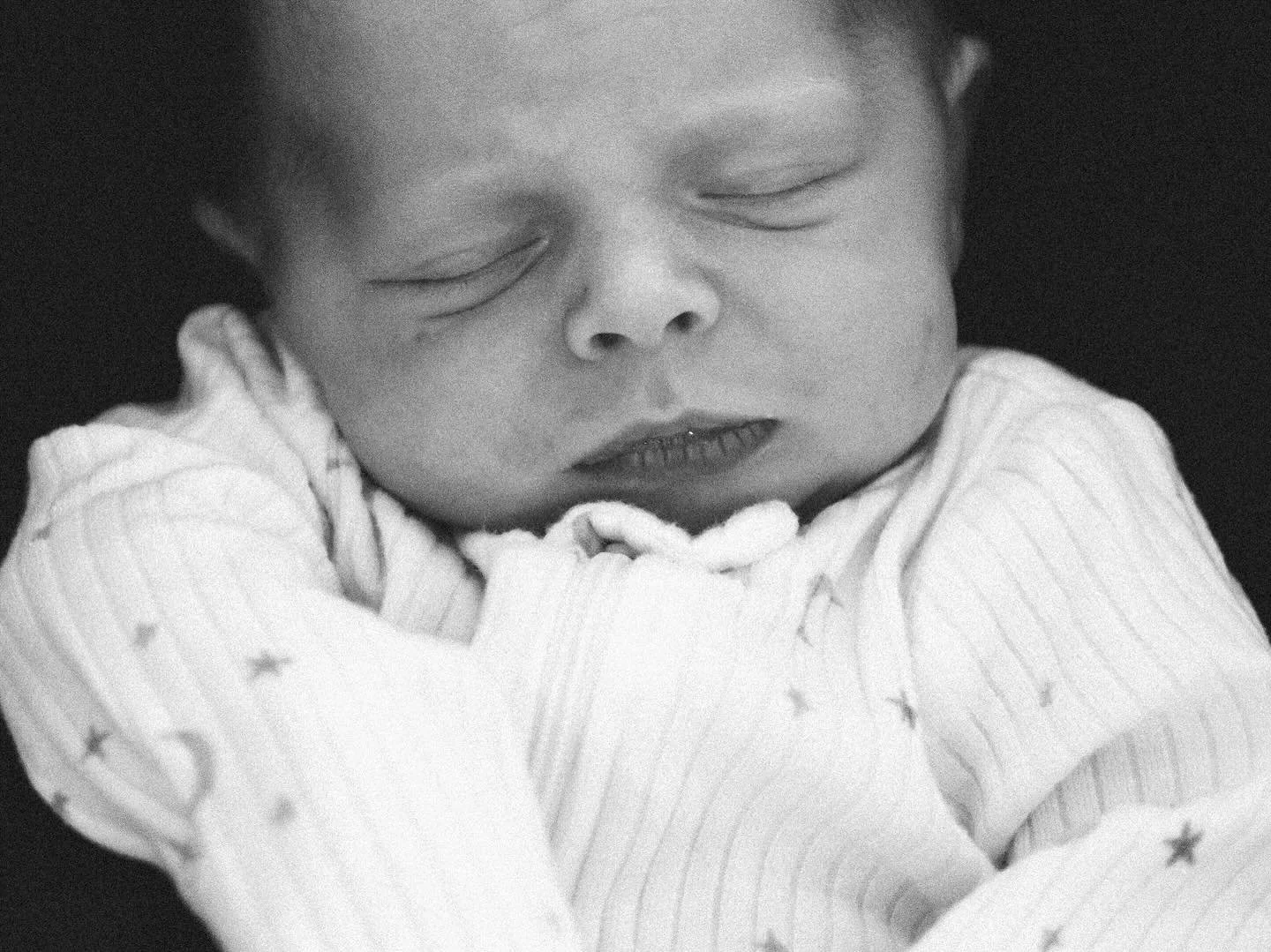 Welcome baby James ❤️

I love in-home newborn sessions.🥹
.
.
.
#newbornphotography #newbornphotographer #familyphotographer #portraitphotographer #lifestylephotographer #documentarystyle #pittsburghphotographer #newborn