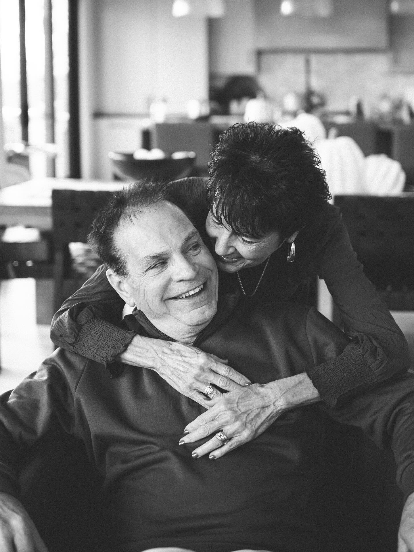 Petition to include grandparents in your next family shoot 🥹
.
.
.
#familyphotography #familyphotographer #familyphoto #familyportrait #extendedfamily #portraitphotographer #lifestylephotographer #documentarystyle #pittsburghphotographer #paphotogra