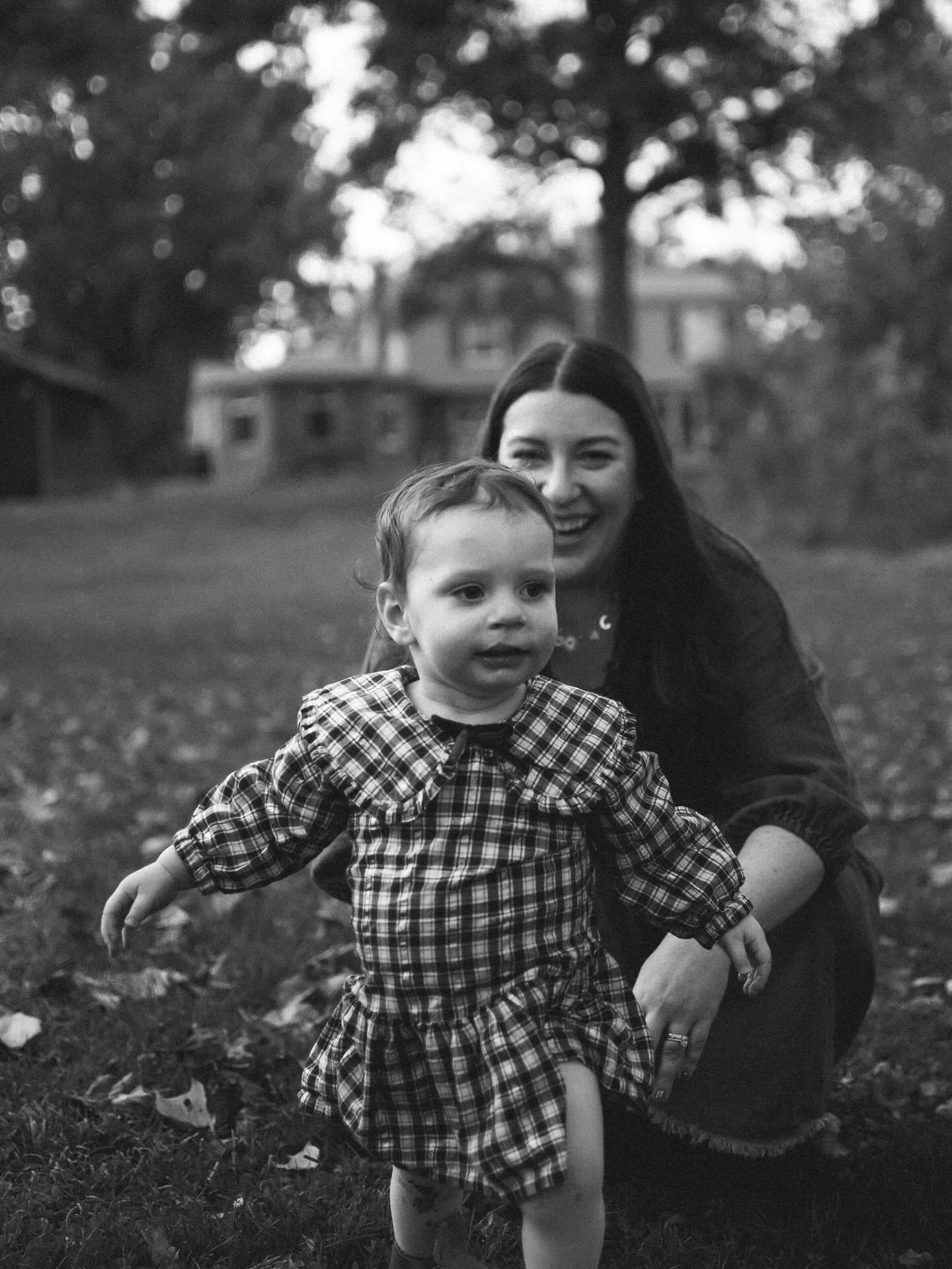 Mama&rsquo;s little girl.💞
.
.
.
#familyphotographer #familyphotography #portraitphotographer #lifestylephotographer #familyportrait #documentarystyle #newbornphotographer #pittsburghphotographer