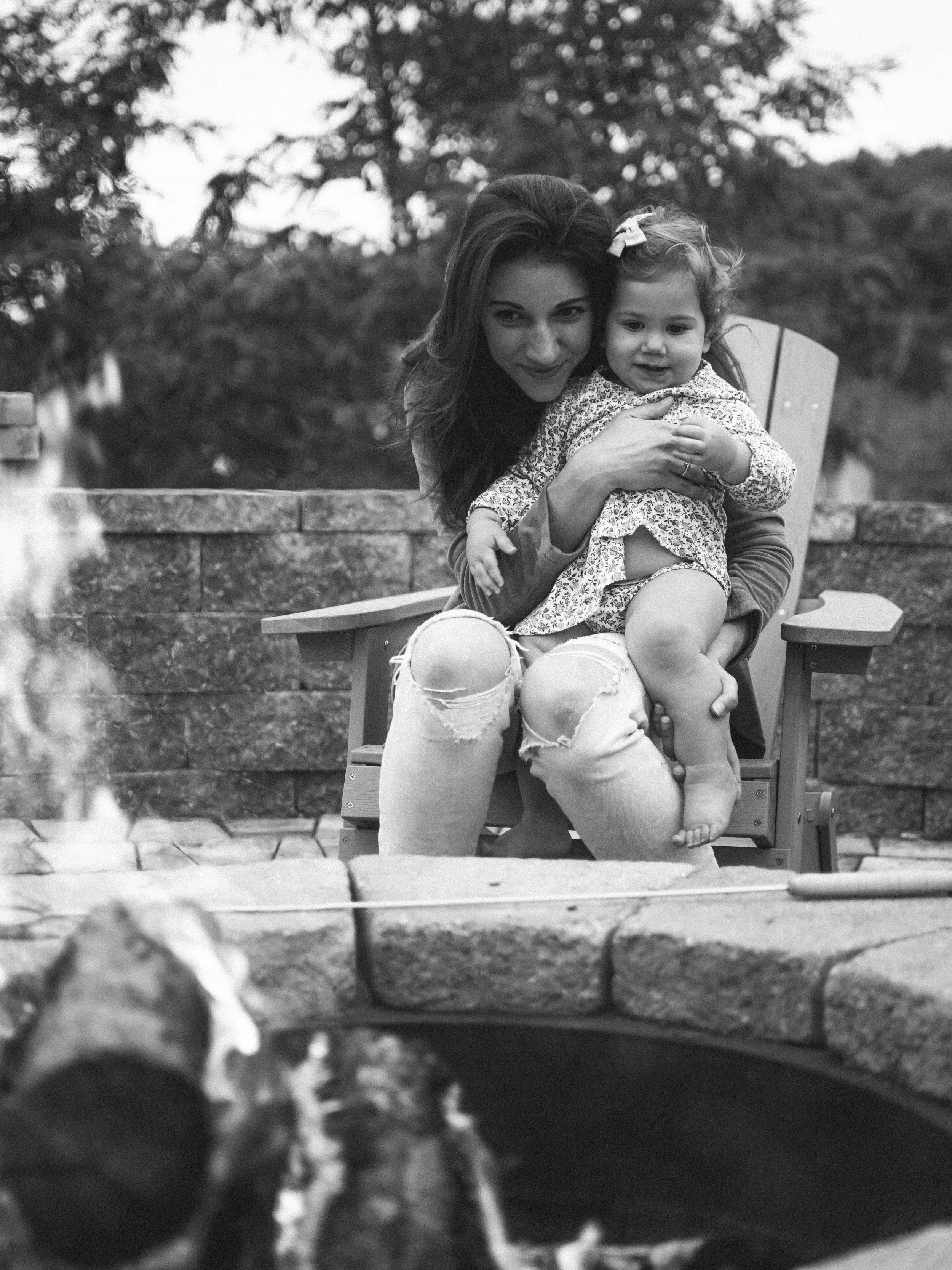 S&rsquo;mores and pure joy at home with the Campbell family.🔥🤎
.
.
.
#familyphotographer #portraitphotographer #lifestylephotographer #documentarystyle #pittsburghphotographer