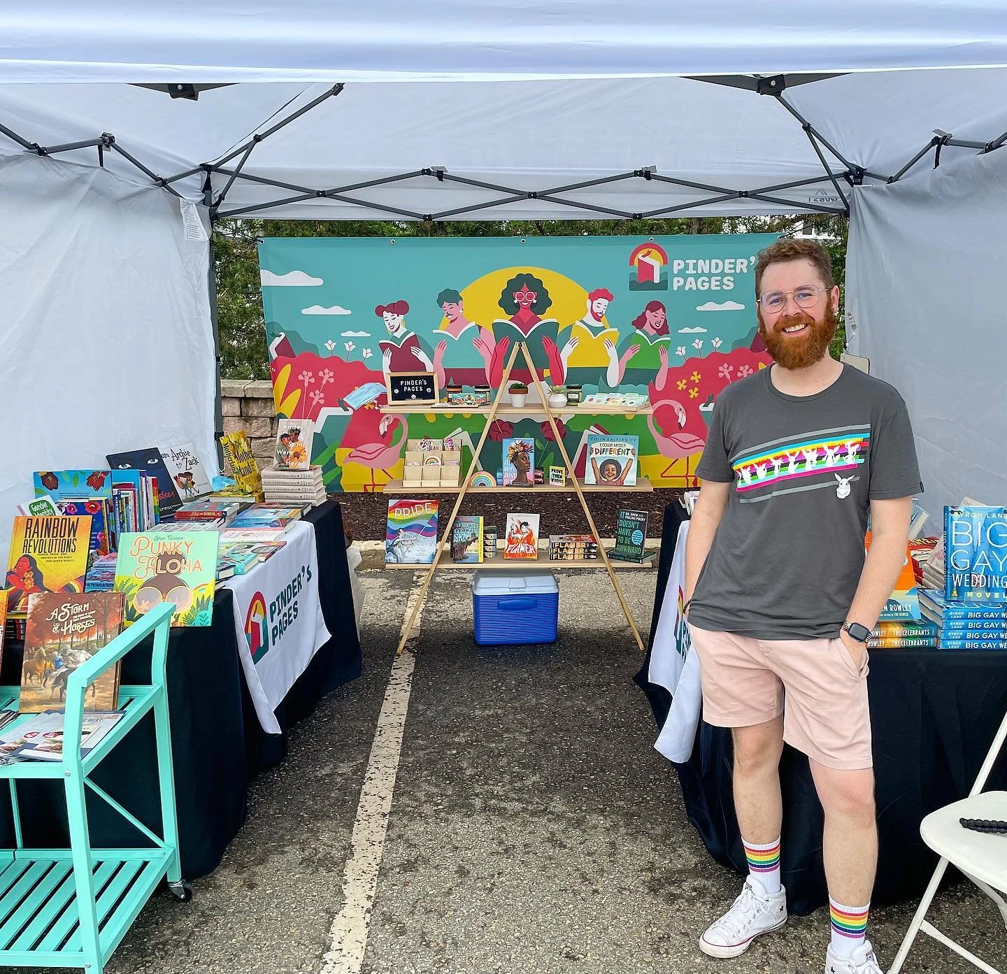 🏳️‍🌈Another fun and funky fair day at West Hartford Pride! 🏳️‍⚧️ @prideweha 
🌦️🥵We arrived in pouring down rain, soaked through our rain coats, and still kept every book dry😮‍💨
🌈Then things really got started!💃🏼Drag queens out