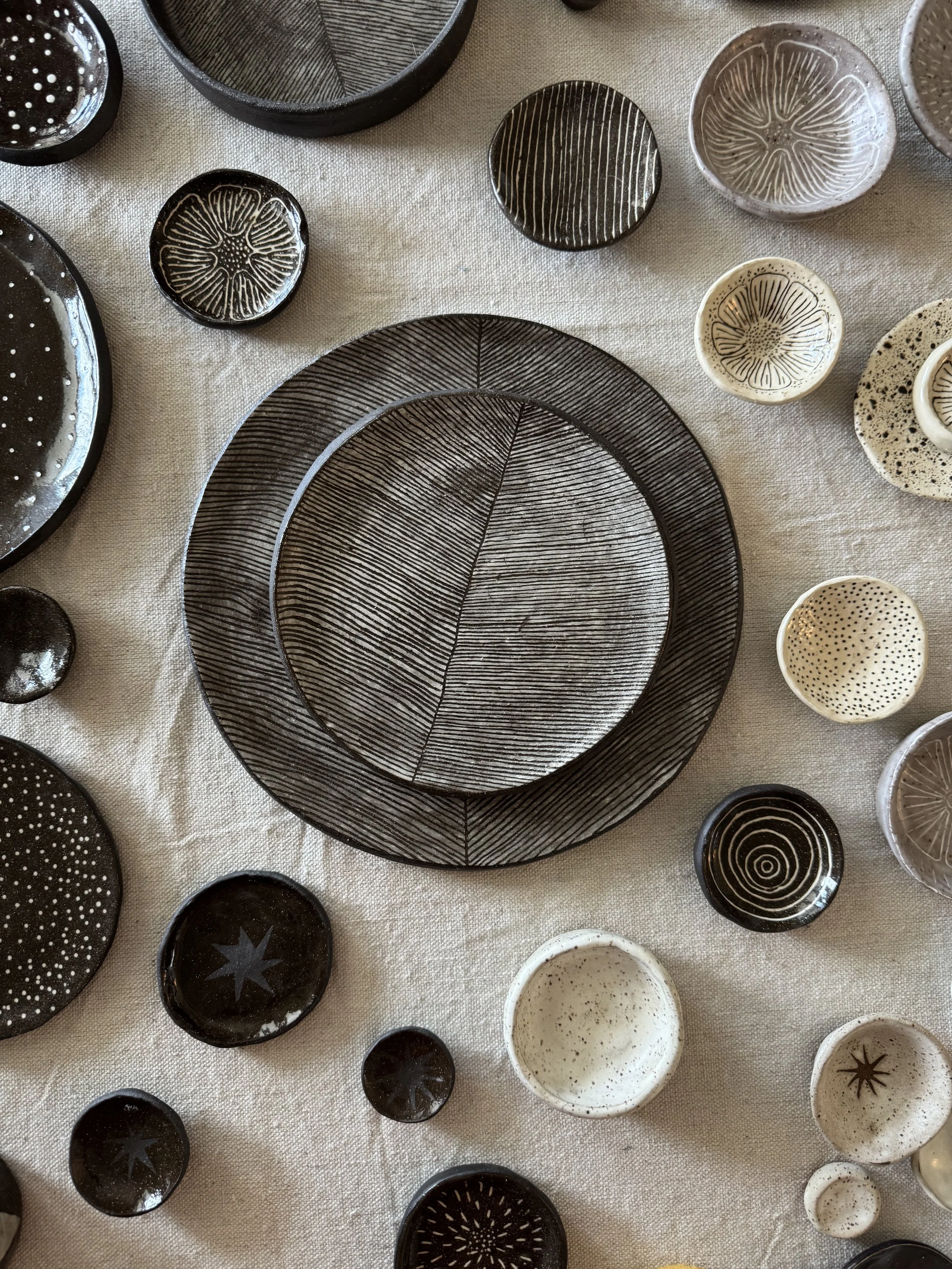 Leaf Series- Dark Brown Stoneware Plates - Dinner and Salad