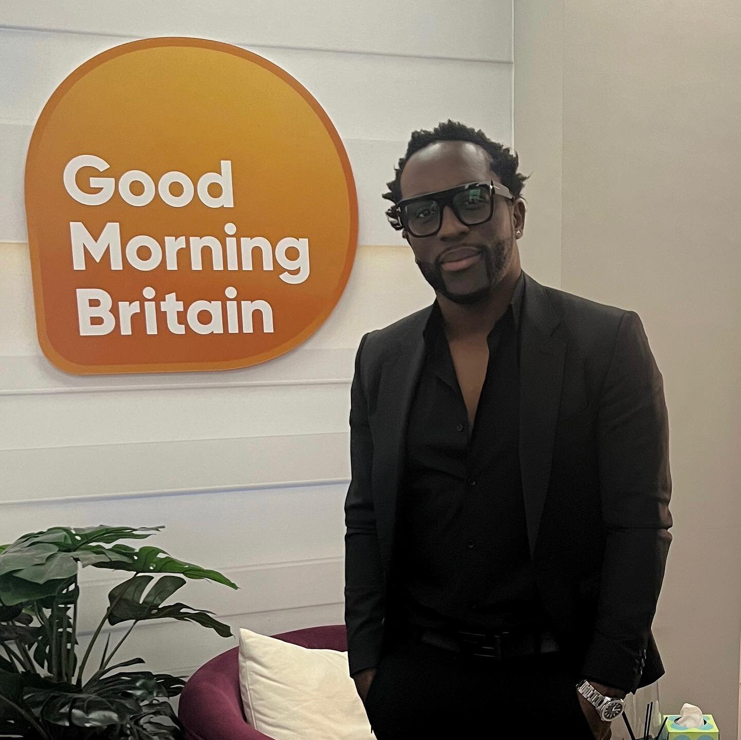 Back to back days with @gmb family. Brilliant chatting with the Apprentice legend - Nick Hewer. And of course always great to speak with @susannareid100&hellip; #goodmorningbritain #apprentice