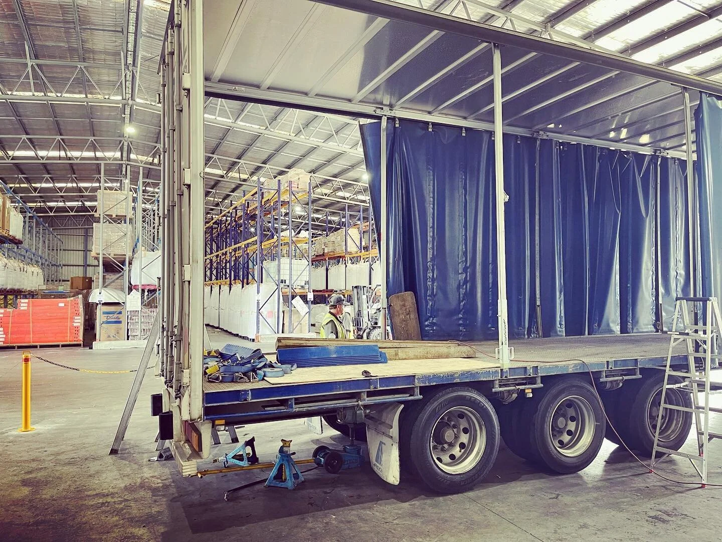 Curtain repairs to end the week 🛠️🧰