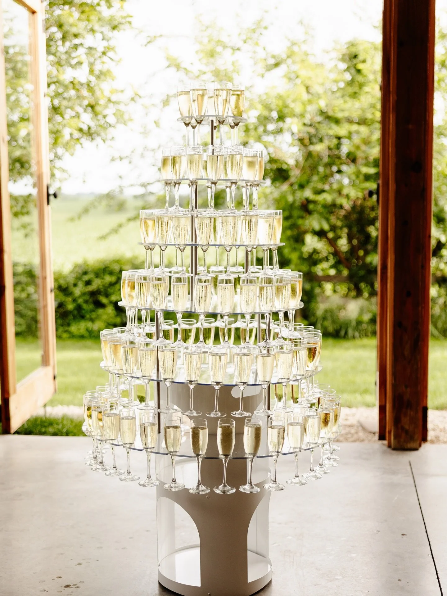 Your dream wedding date might literally be hiding in plain sight. 👀 

We show how to find it in this week&rsquo;s blog. 🥂 

Tap the link in bio. 💫

Photos: @cameronandtia 
Florals, Coordination, Rentals: @hellowildflowerevents