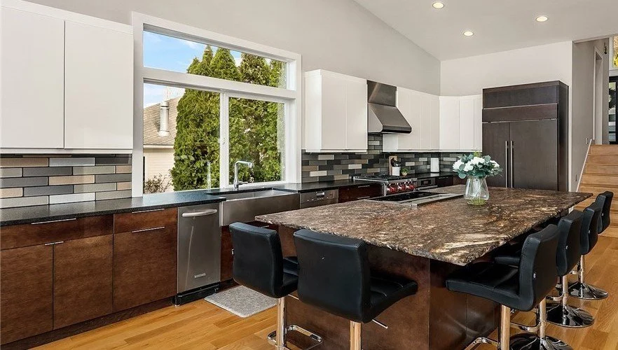 Island - Cianitus Gold Granite