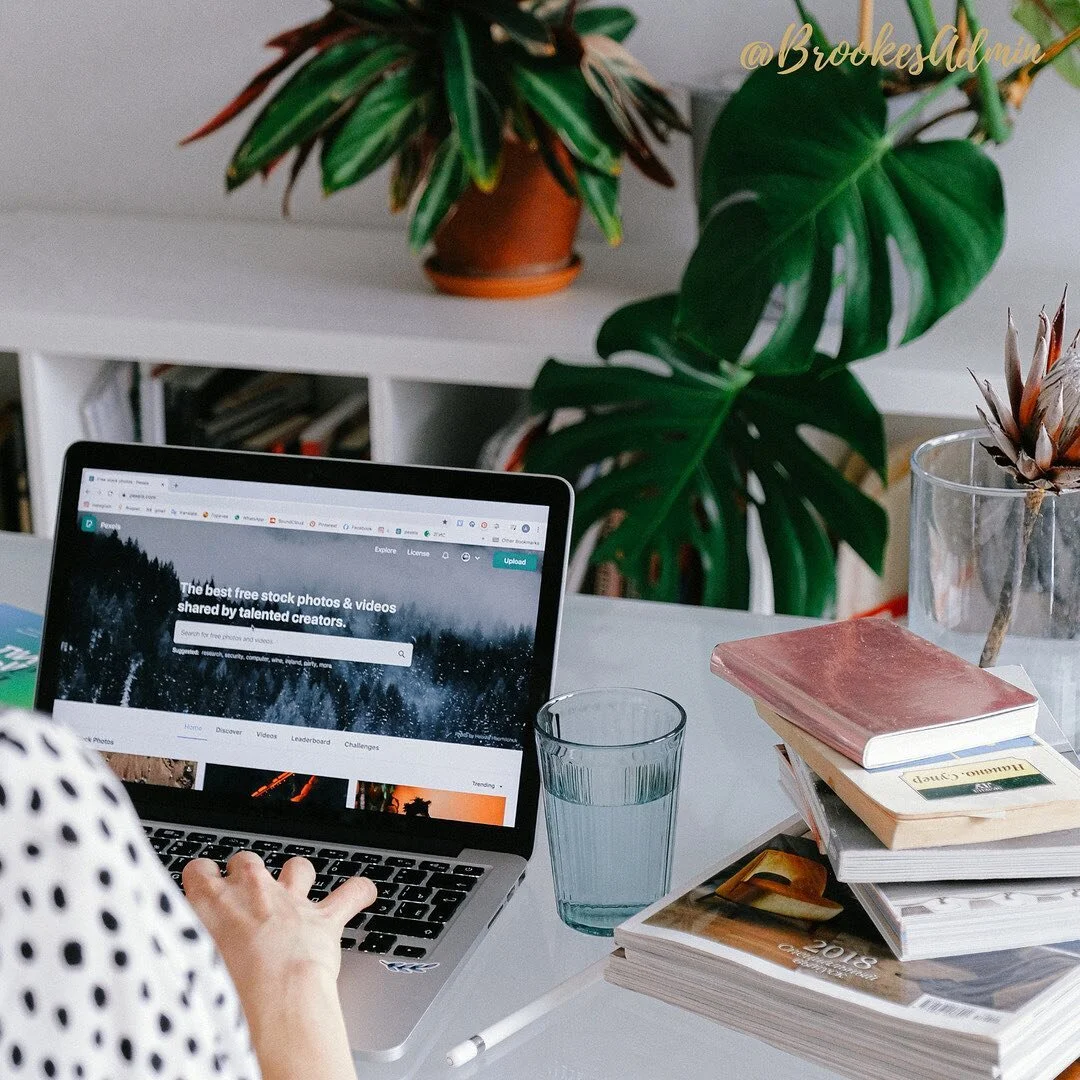 It is so important to find apps that will help you make those everyday tasks easier. Here are 3 of my favourites!
⠀⠀⠀⠀⠀⠀⠀⠀⠀
Trello - This is where I keep track of all of my projects, personal work, and client work. I can create tasks and assign due d