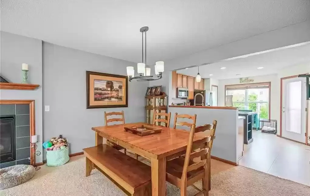 DiningRoom2.jpg