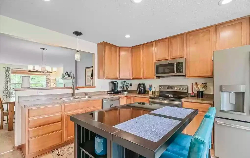 Kitchen2.jpg