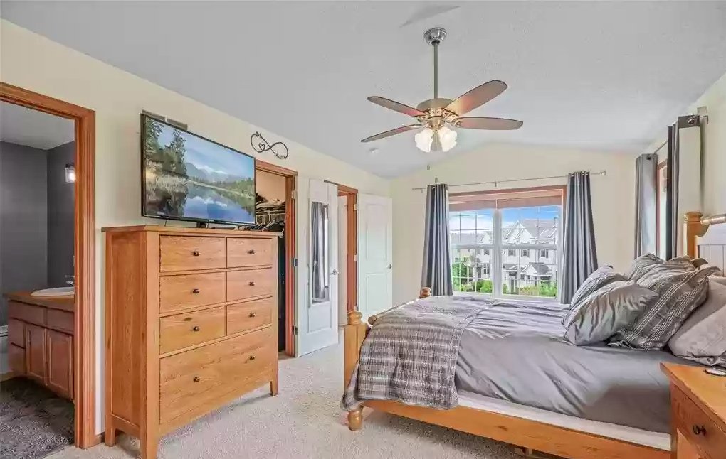 MasterBedroom.jpg