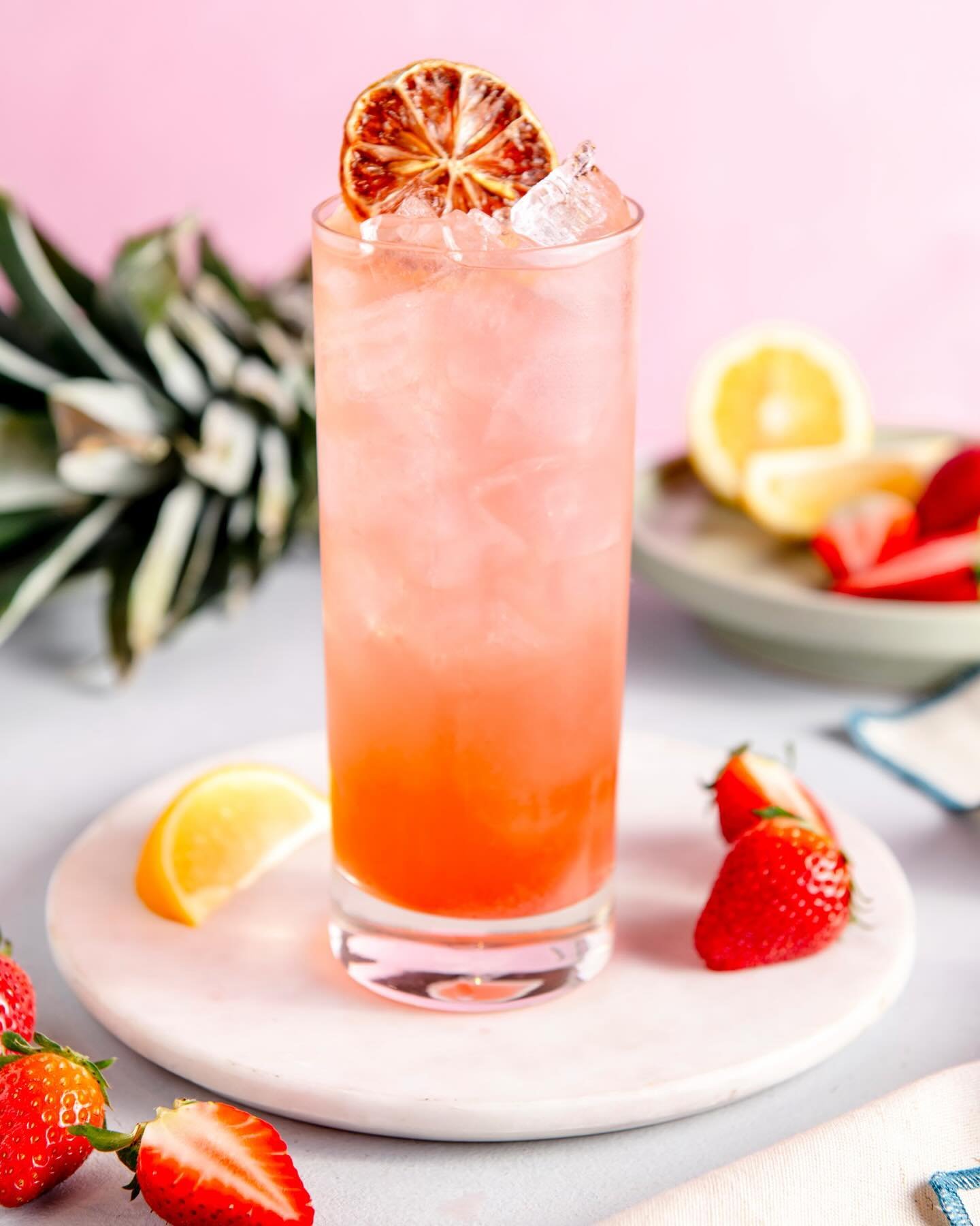 🍹Spiked Strawberry Lemonade 🍓🍋