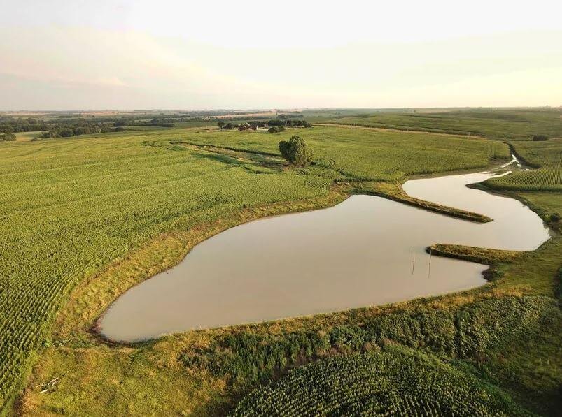 All-inclusive guided hunting tours and lodging at Trouvaille Hunting Lodge, Lebanon, Kansas