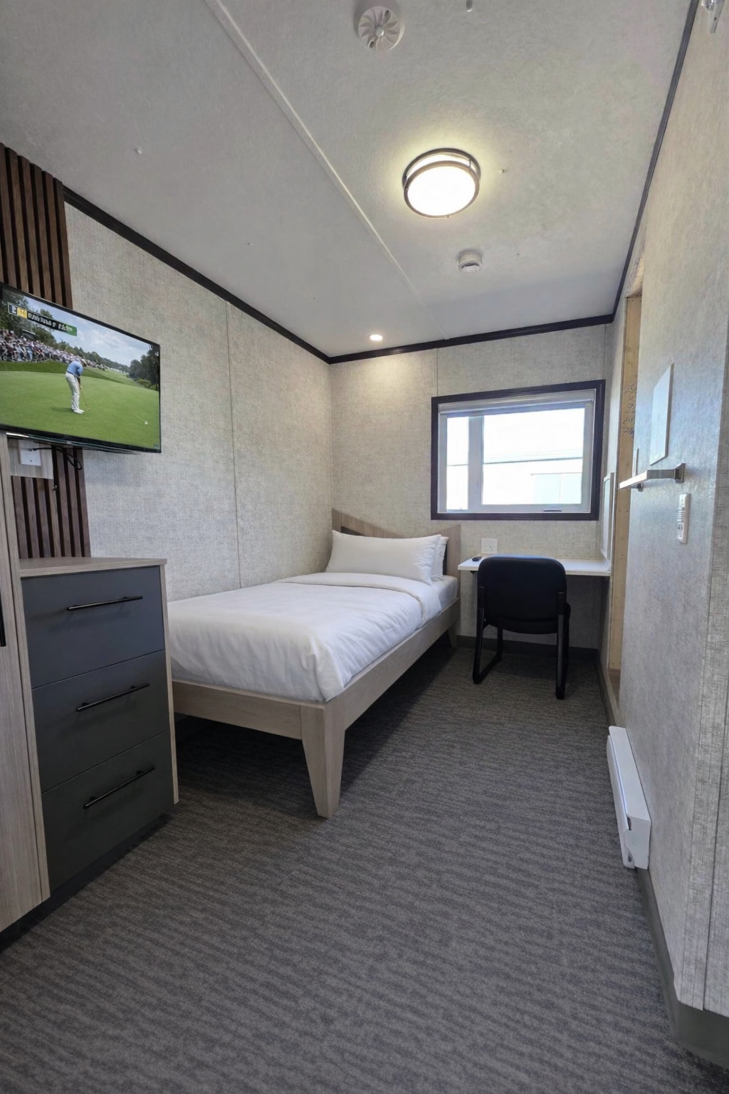 Komplete - 39 bed dorm (bedroom).png