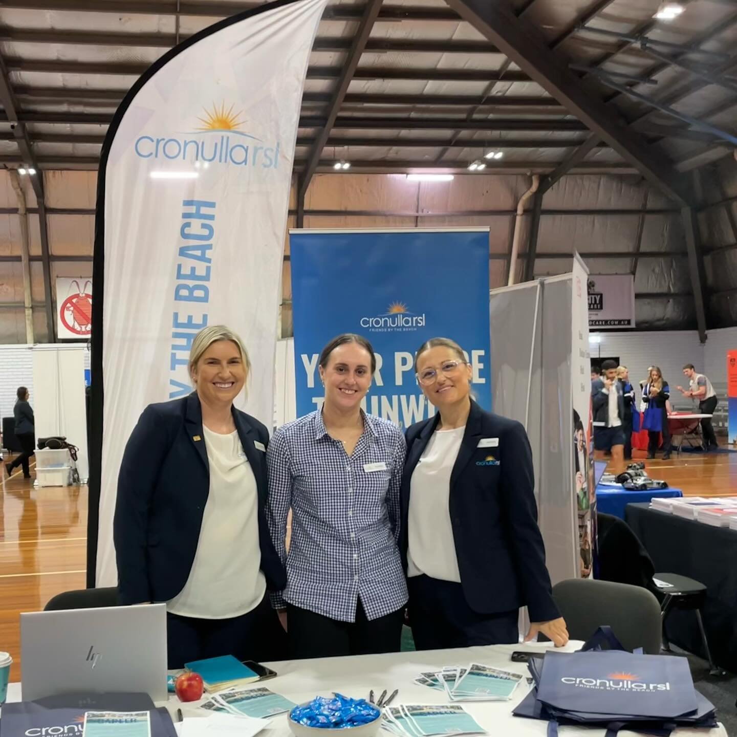 ✨ the @cronullarsl team attended the Sutherland Shire Career Expo today ✨

💙💛 The Sutherland Basketball Stadium was buzzing with activity, as Year 12 students from local government, catholic, and independent schools were provided the opportunity to