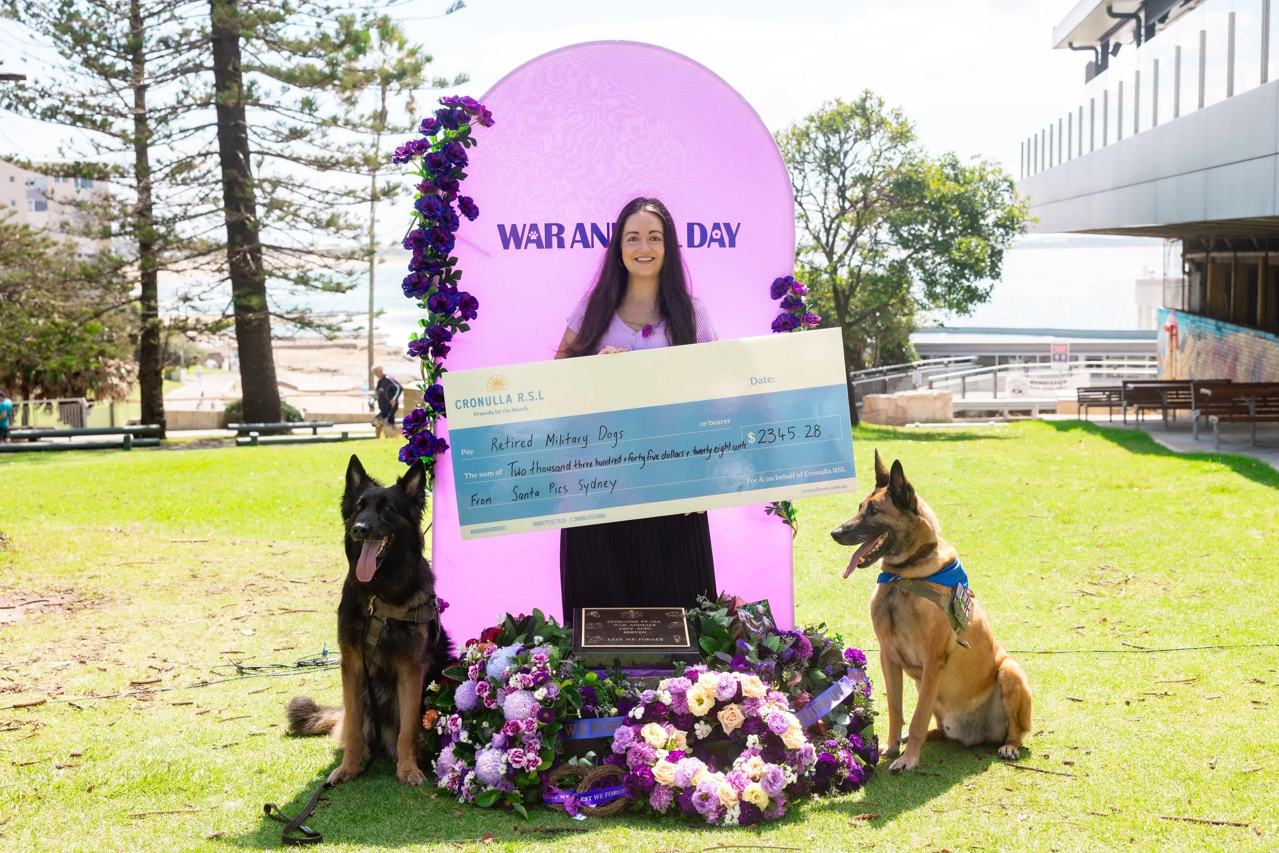 Santa Pics Supports Retired Military Working Dogs