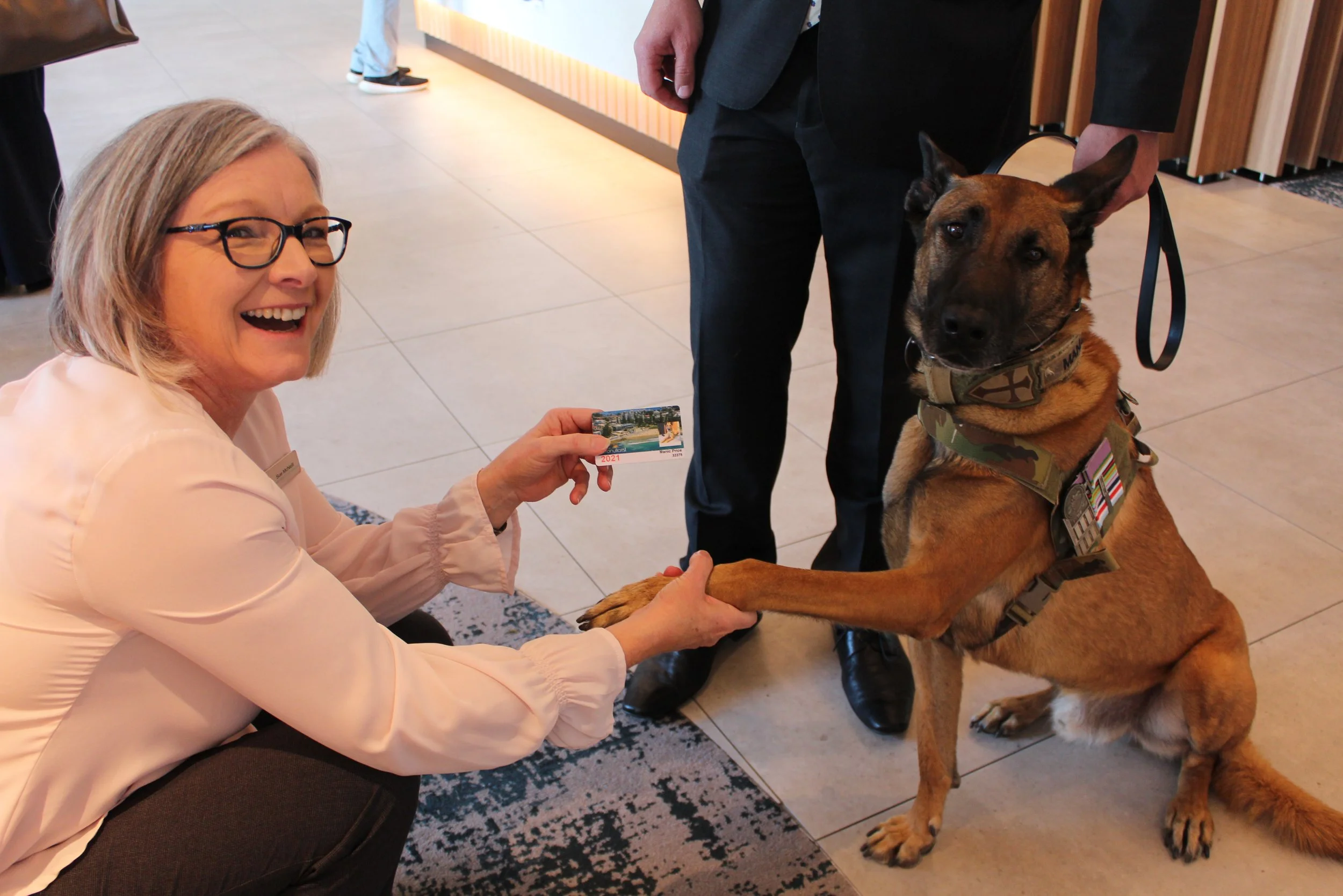 Cronulla RSL gives Military War dog Membership.JPG