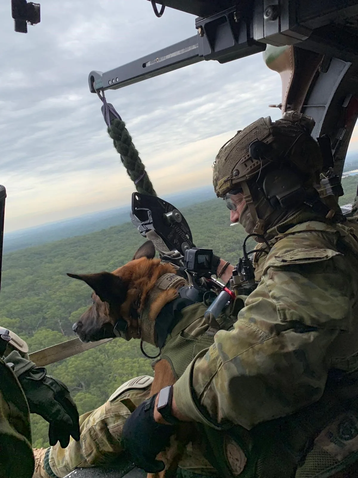 Manic helo.jpg