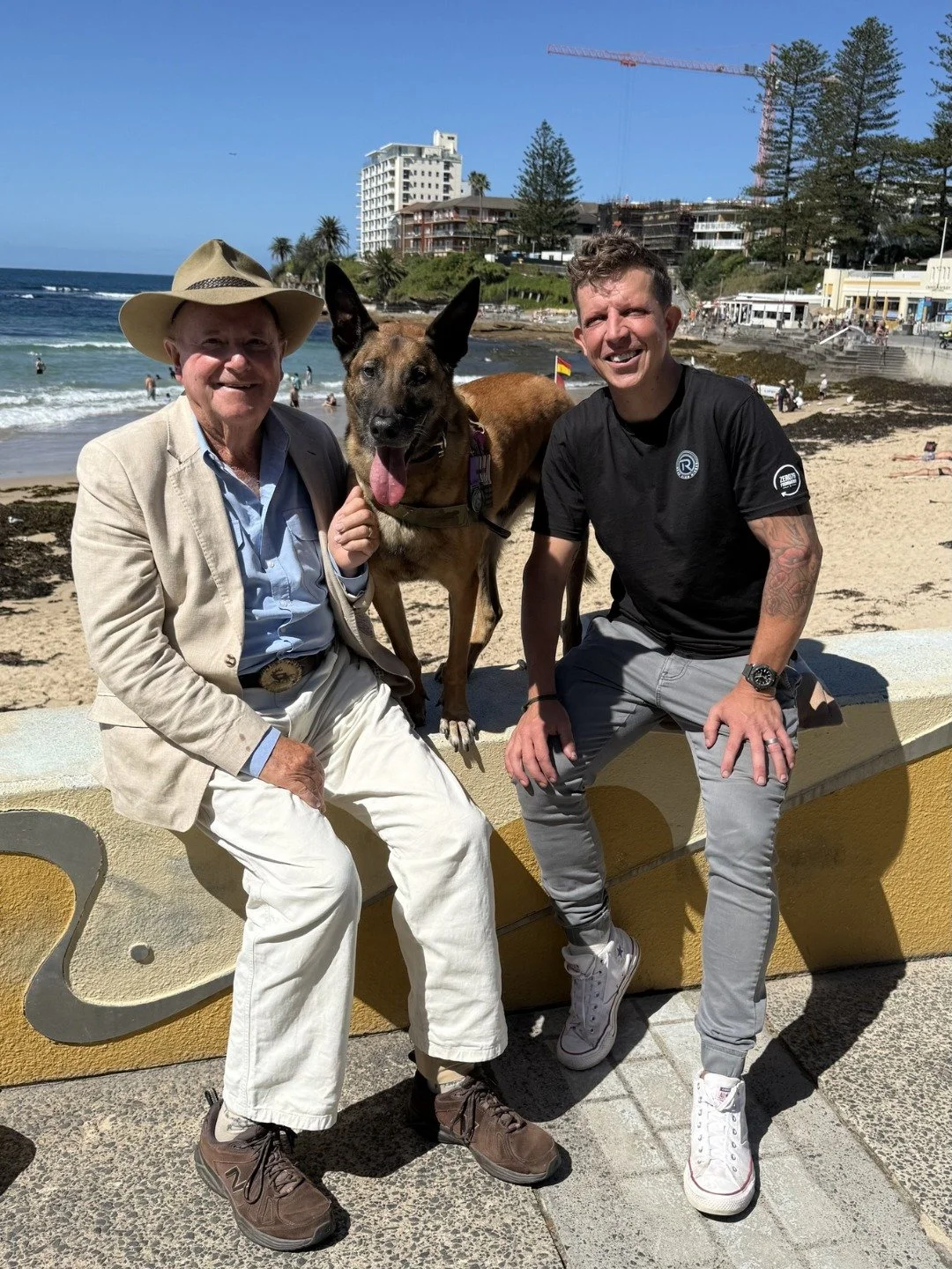 Tonight on @channel7 @ 7pm
Jason &amp; Manic chat with Dr Harry, on Better Homes &amp; Gardens.

Or catch up on 7+ (season 32, episode 19)

(Jase wearing @rearviewmirror_apparel supporting @zero79foundation)