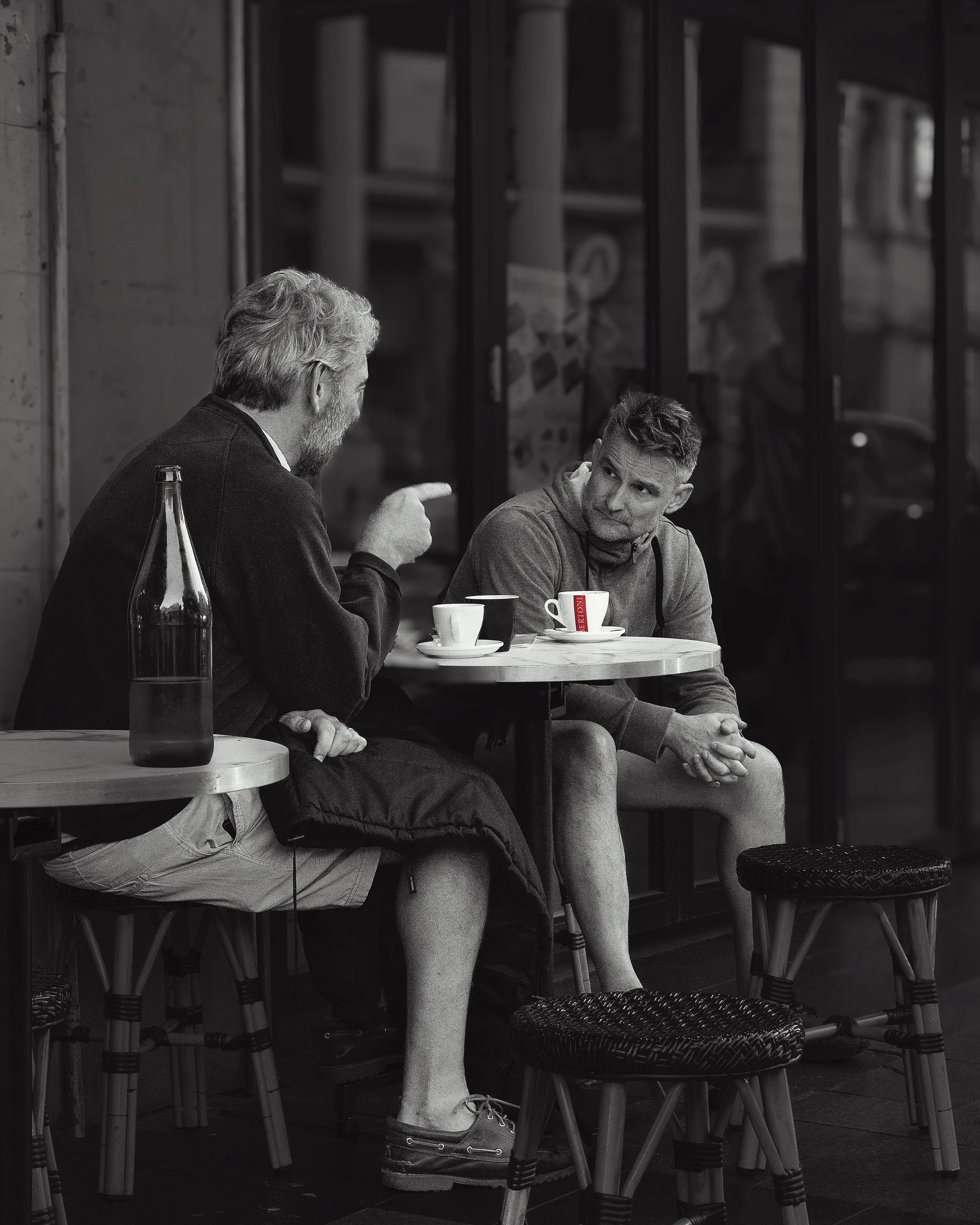 Cafe - social media