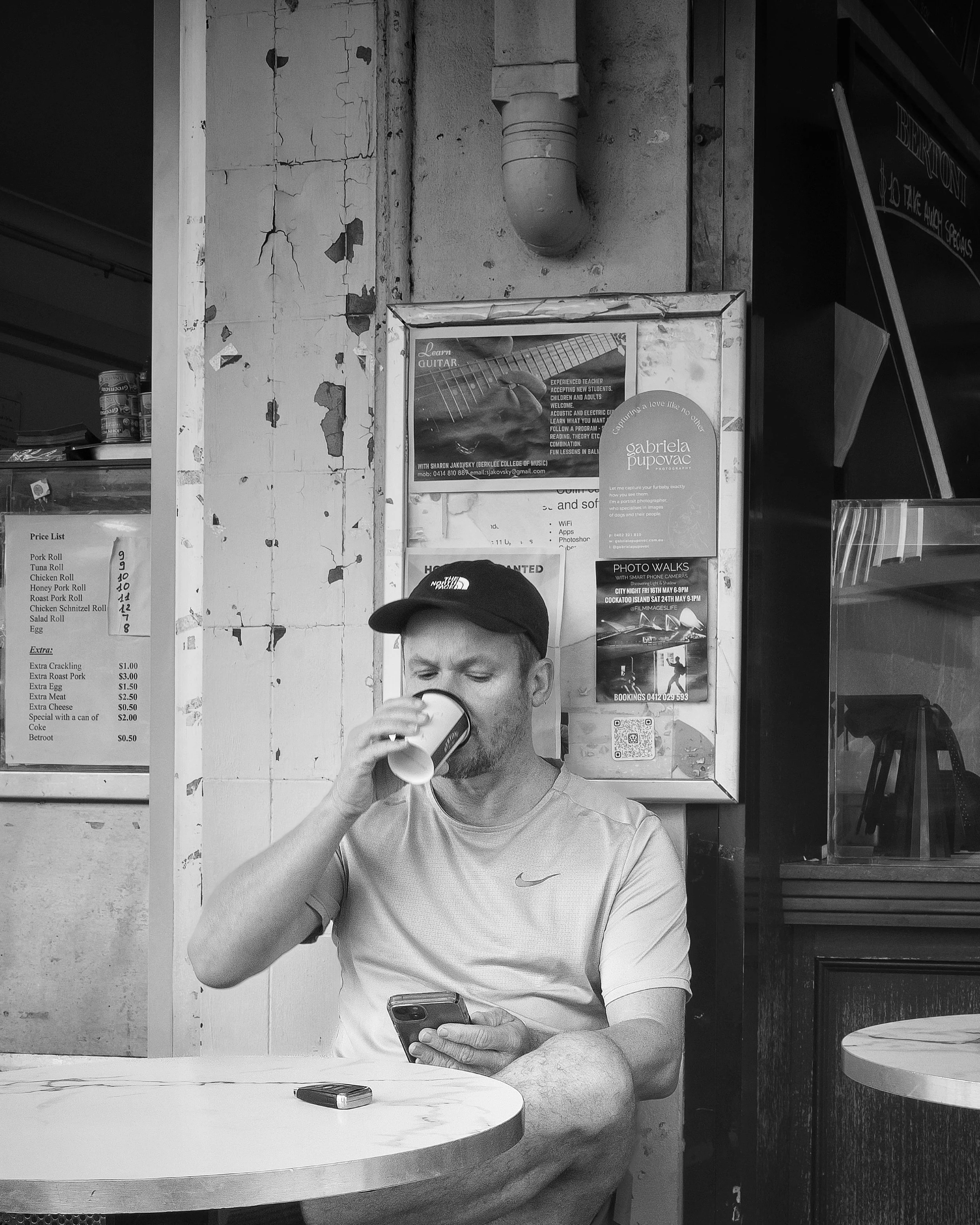 Cafe - social media
