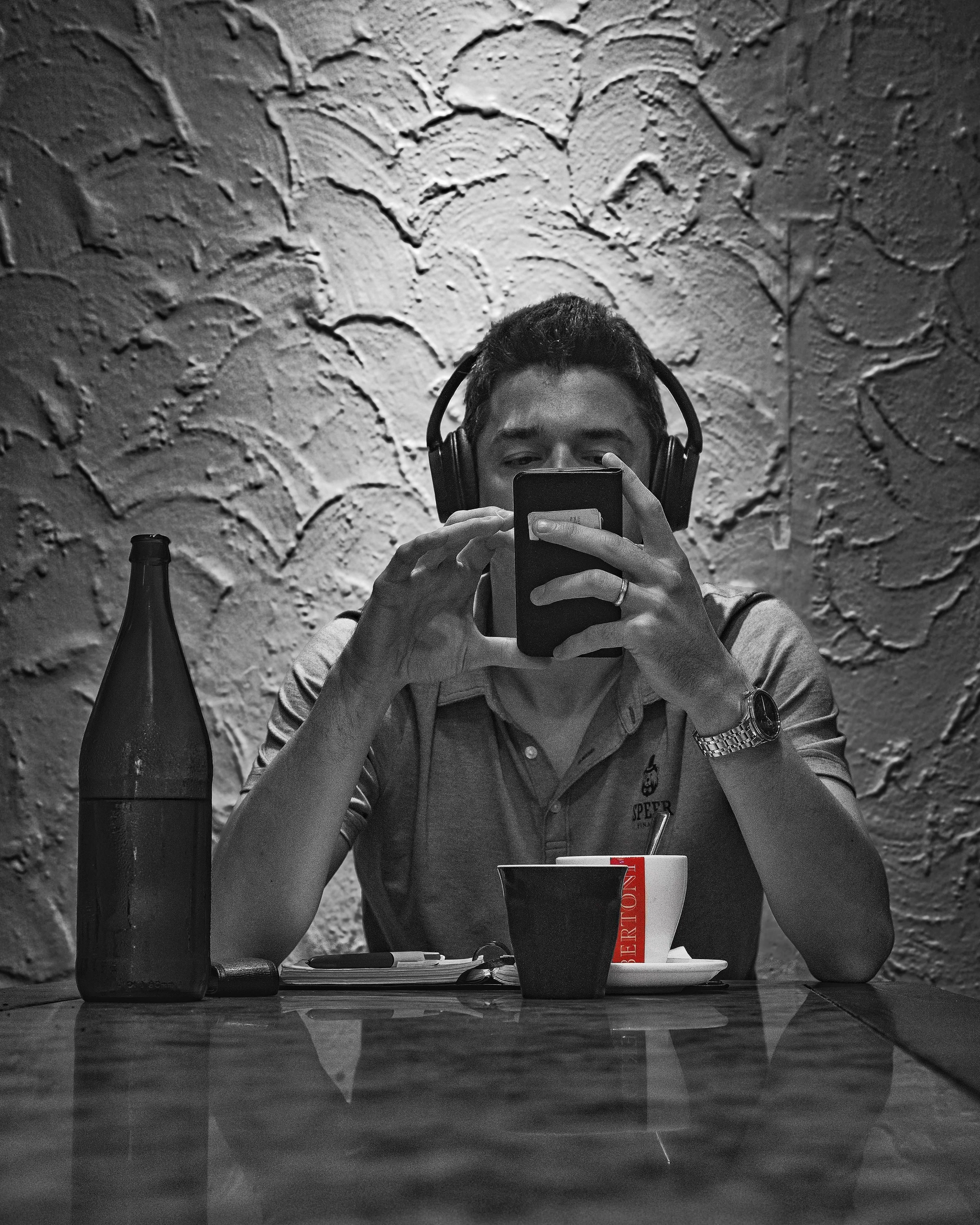 Cafe - social media