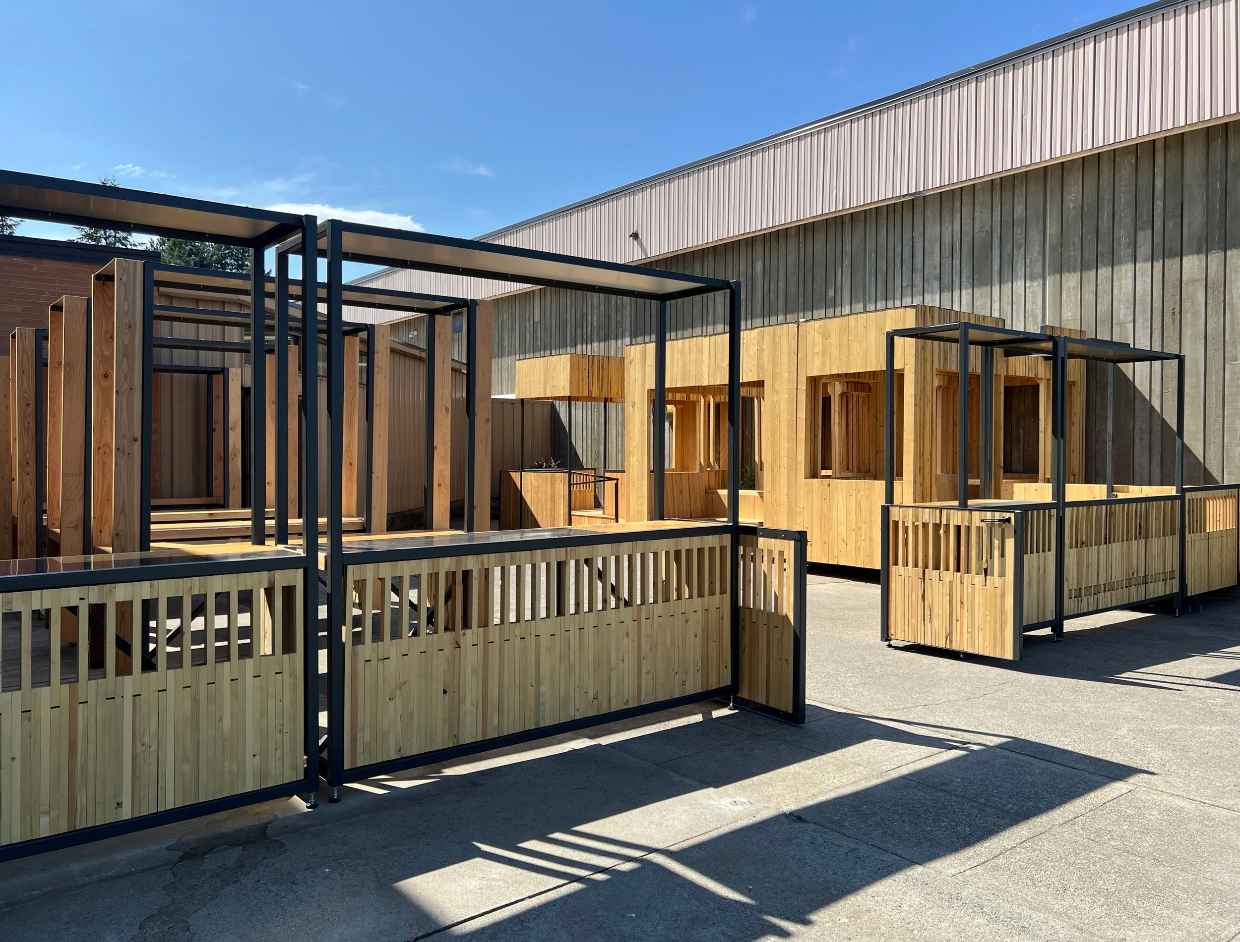 Looking in tunnel.jpg