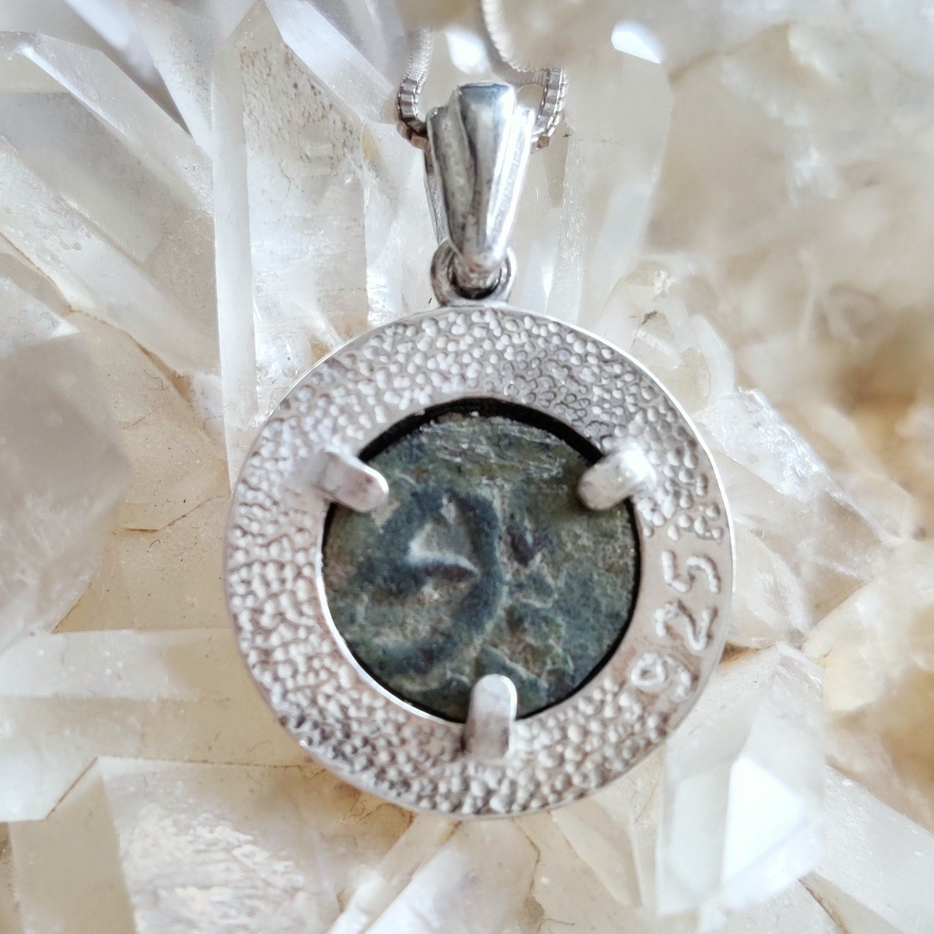 https://i.etsystatic.com/5256414/r/il/26b5a4/3814813370/il_fullxfull.3814813370_56rd.jpg