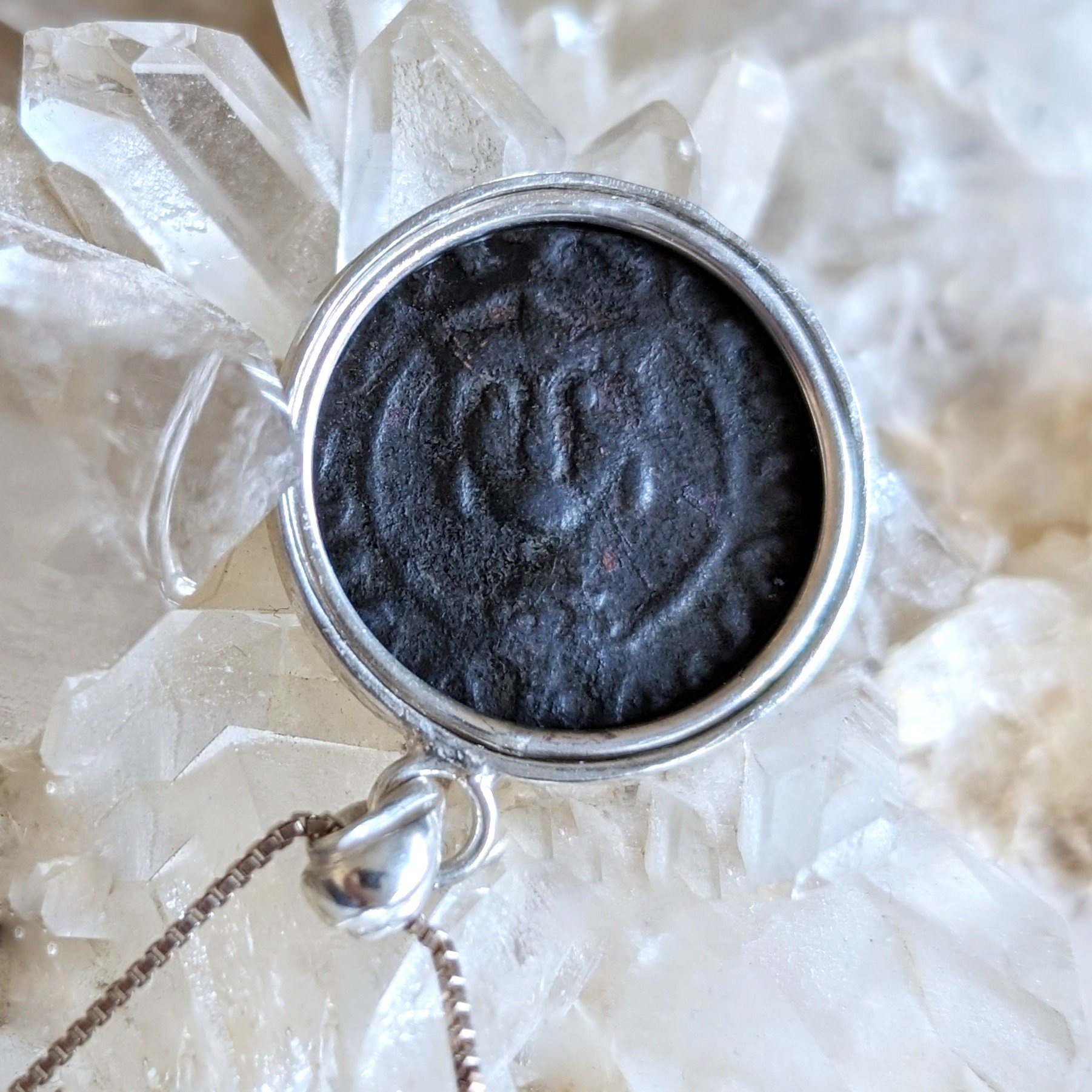 https://i.etsystatic.com/5256414/r/il/3d4ddd/5973906525/il_fullxfull.5973906525_isr0.jpg