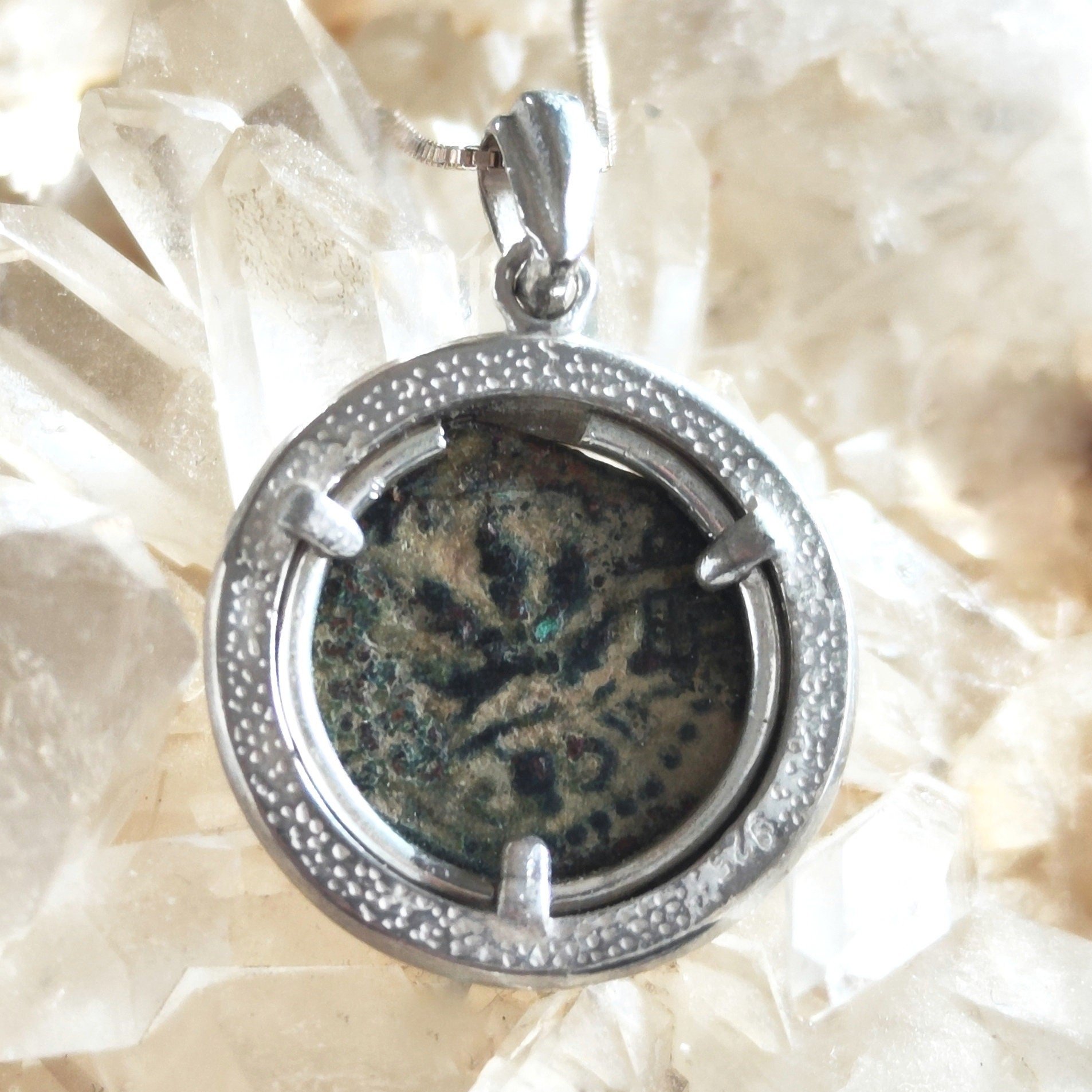 https://i.etsystatic.com/5256414/r/il/69edb8/5954329343/il_fullxfull.5954329343_k84b.jpg