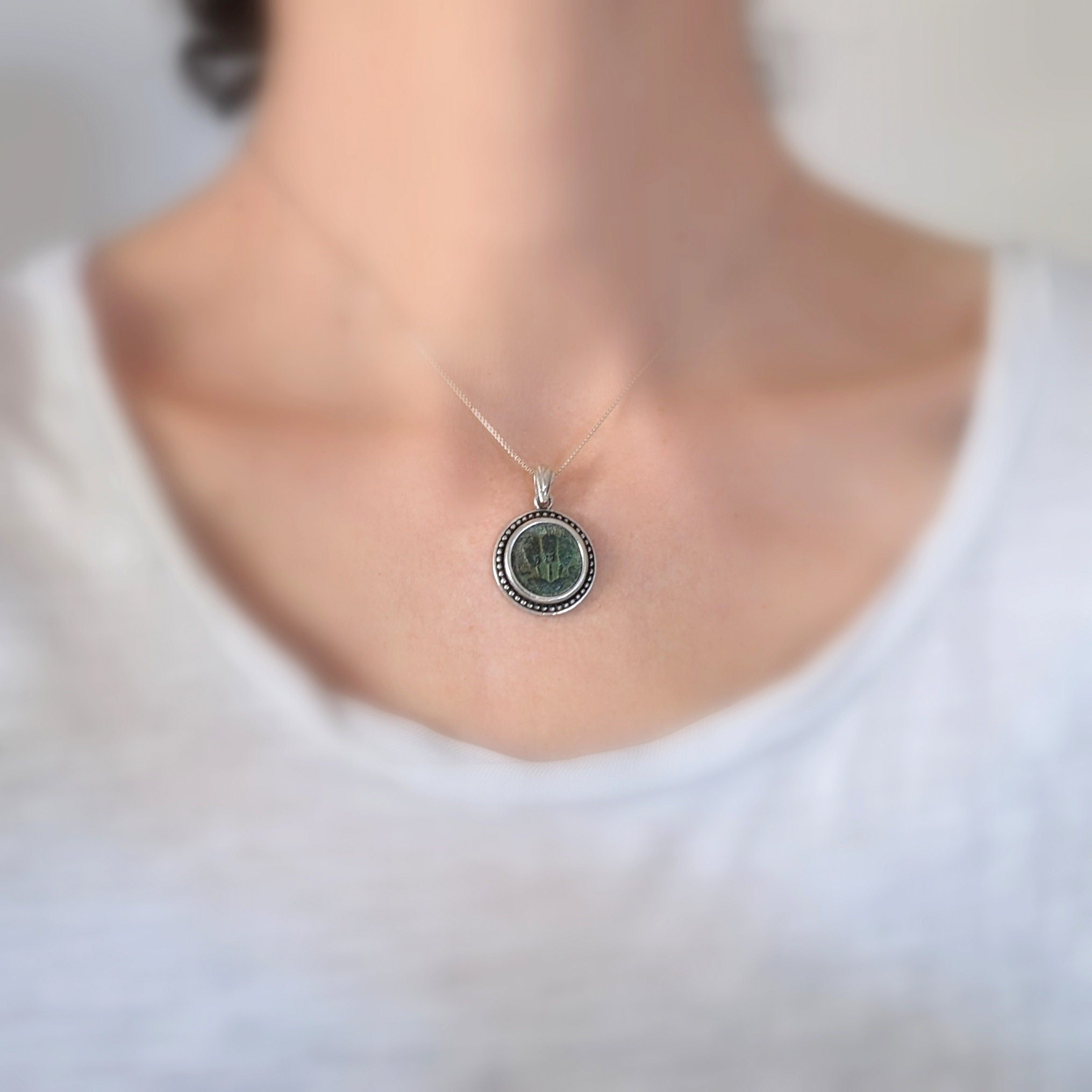 https://i.etsystatic.com/5256414/r/il/b25646/5692616528/il_fullxfull.5692616528_trri.jpg
