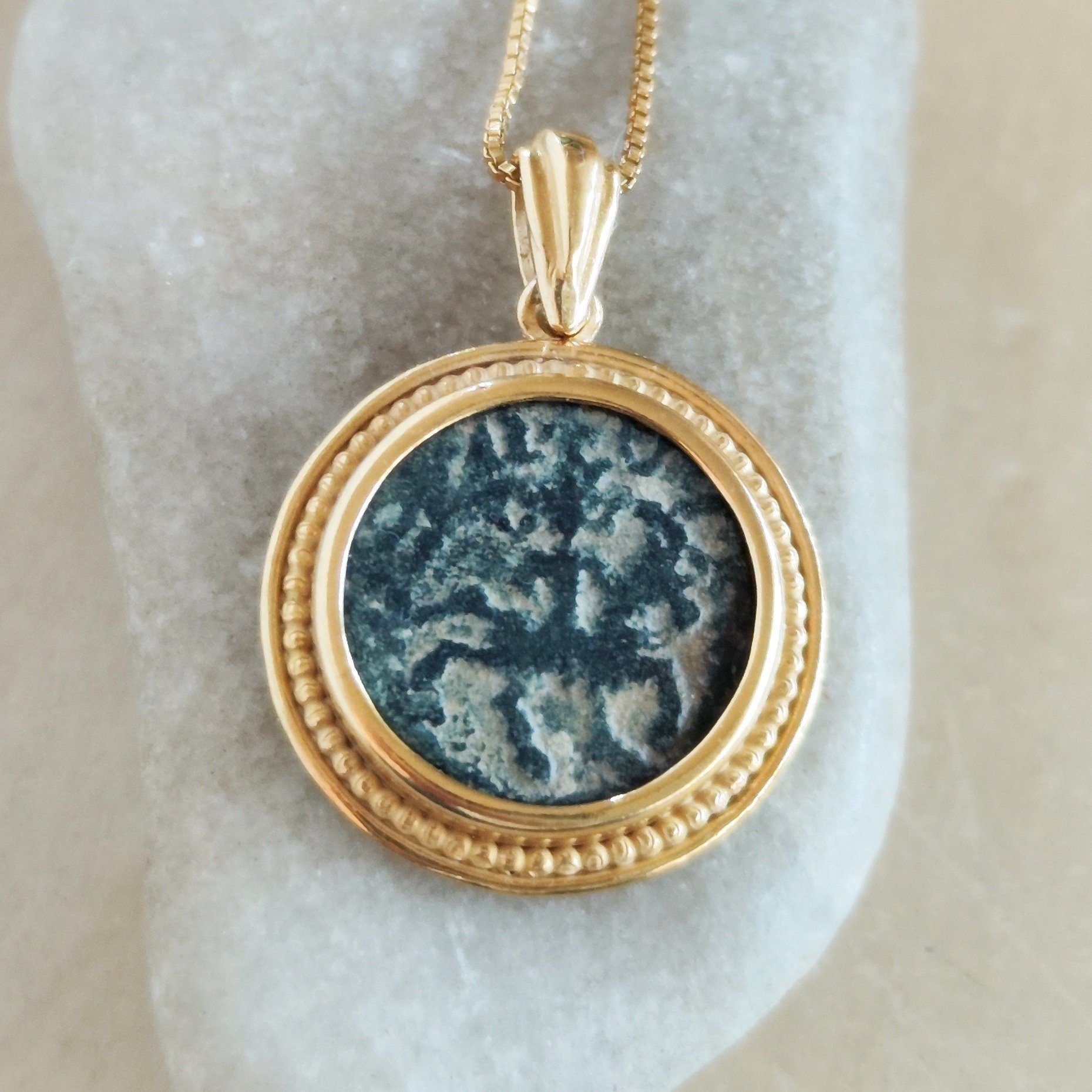 https://i.etsystatic.com/5256414/r/il/78d962/5581213887/il_fullxfull.5581213887_ivaz.jpg