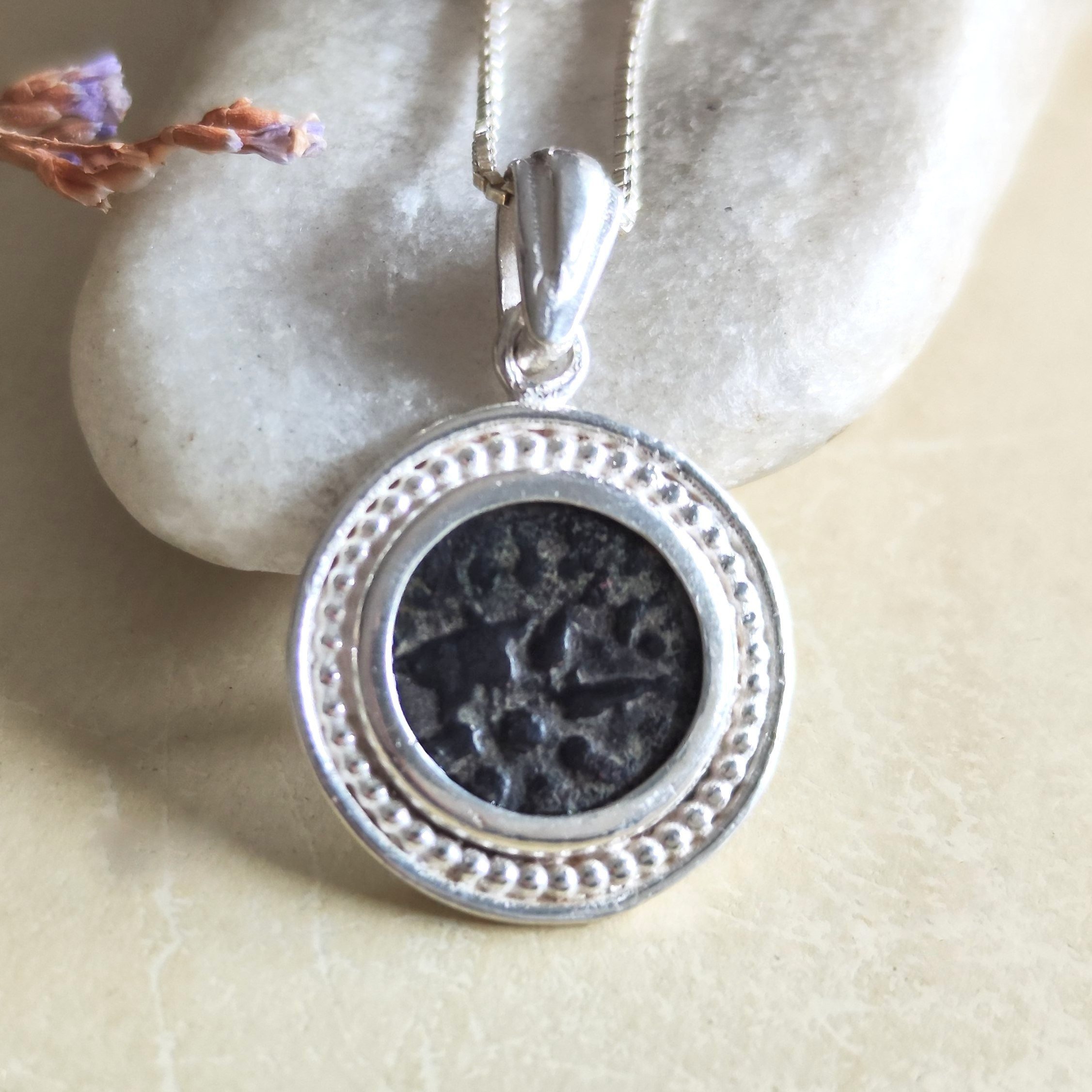 https://i.etsystatic.com/5256414/r/il/957466/5032815899/il_fullxfull.5032815899_oca2.jpg
