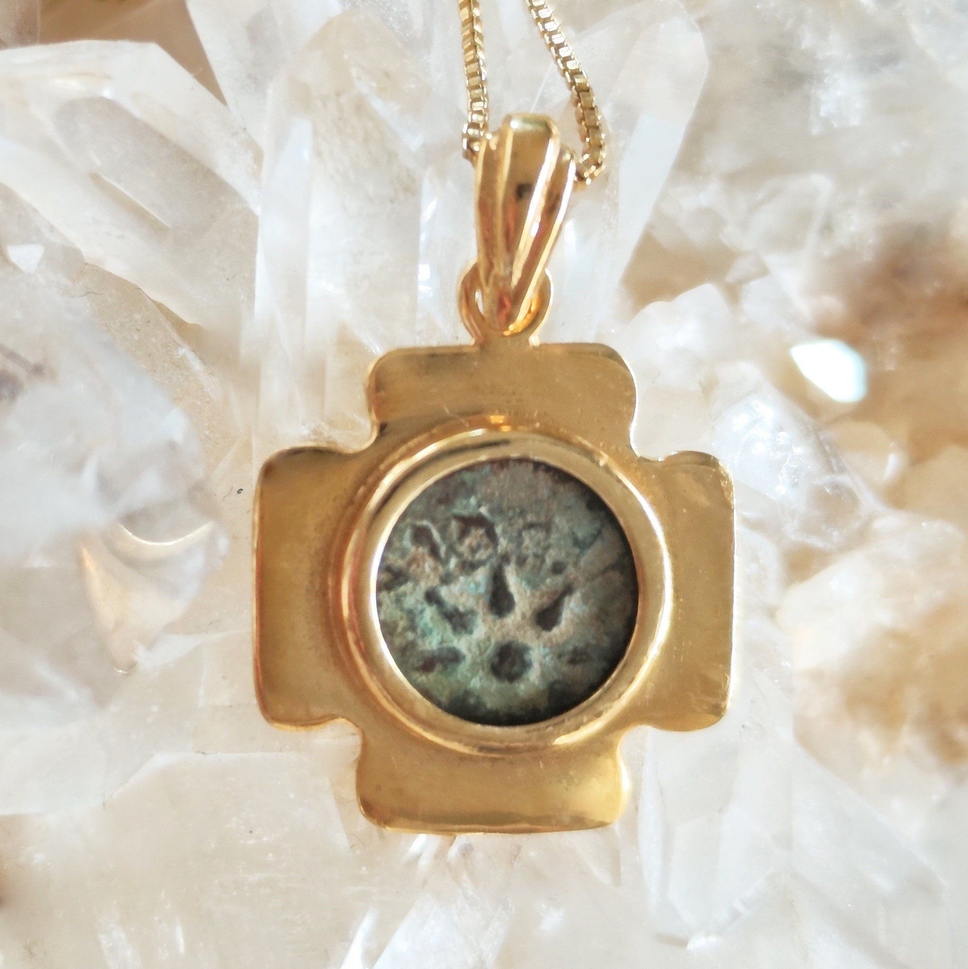 https://i.etsystatic.com/5256414/r/il/9703ee/6202208679/il_fullxfull.6202208679_qj4i.jpg