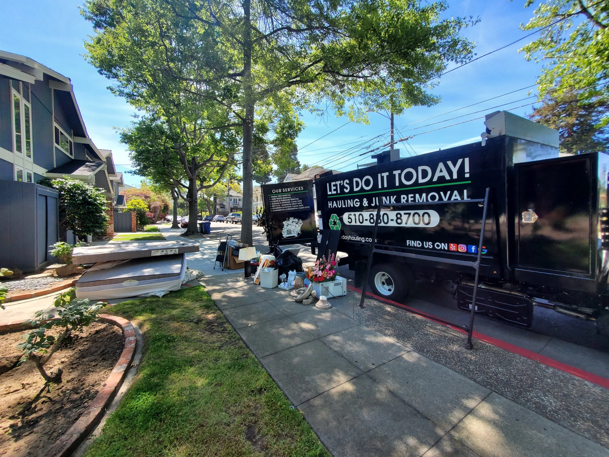 Curbside trash and bulky item removal service in the Bay Area