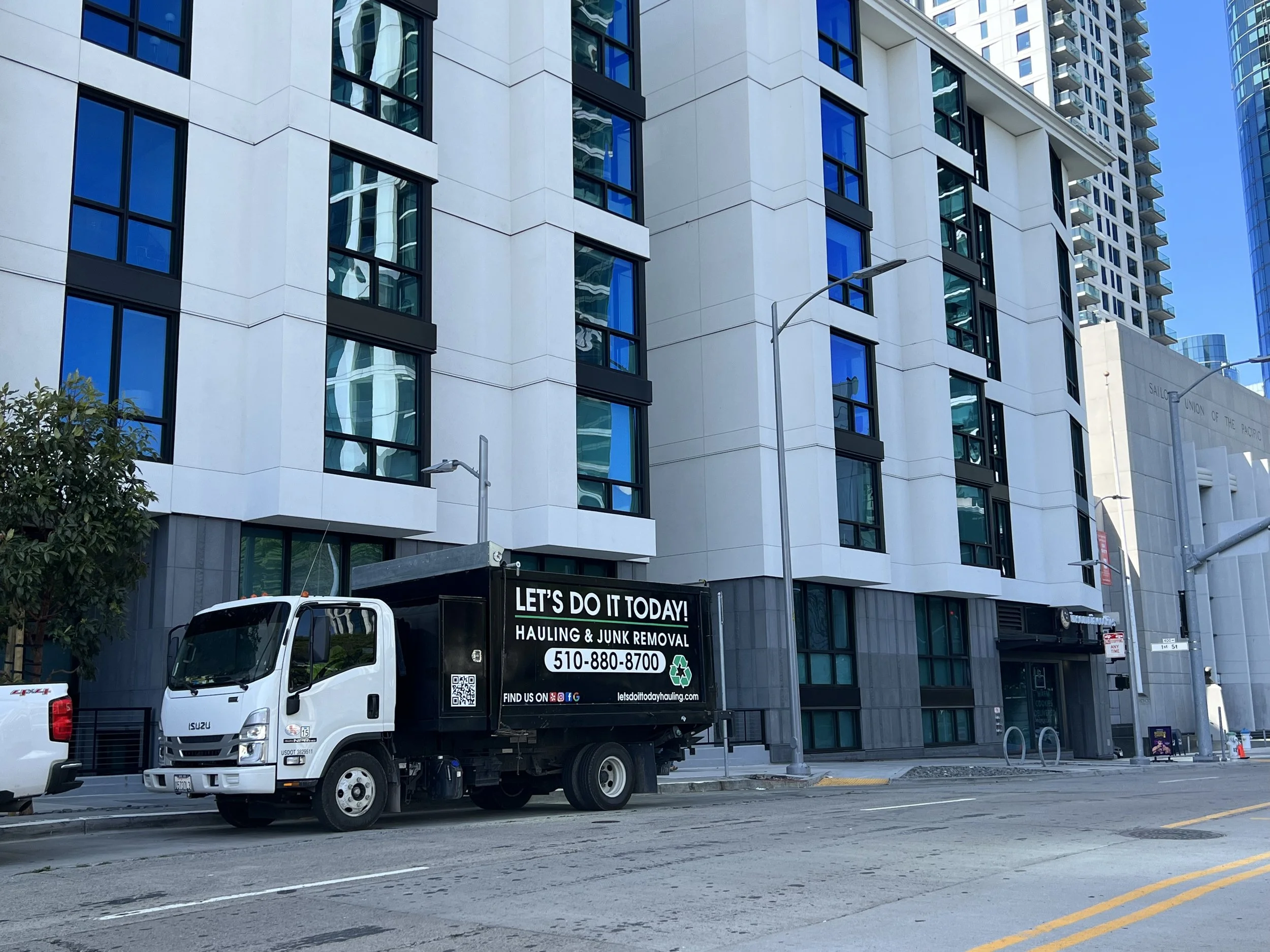 Junk removal services for Bay Area property management companies