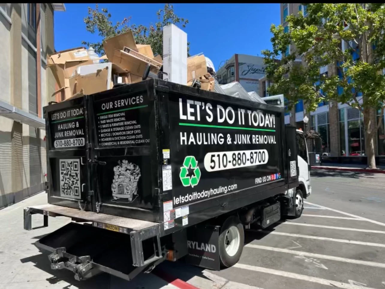 Junk removal truck loaded with office debris for commercial junk removal in the Bay Area