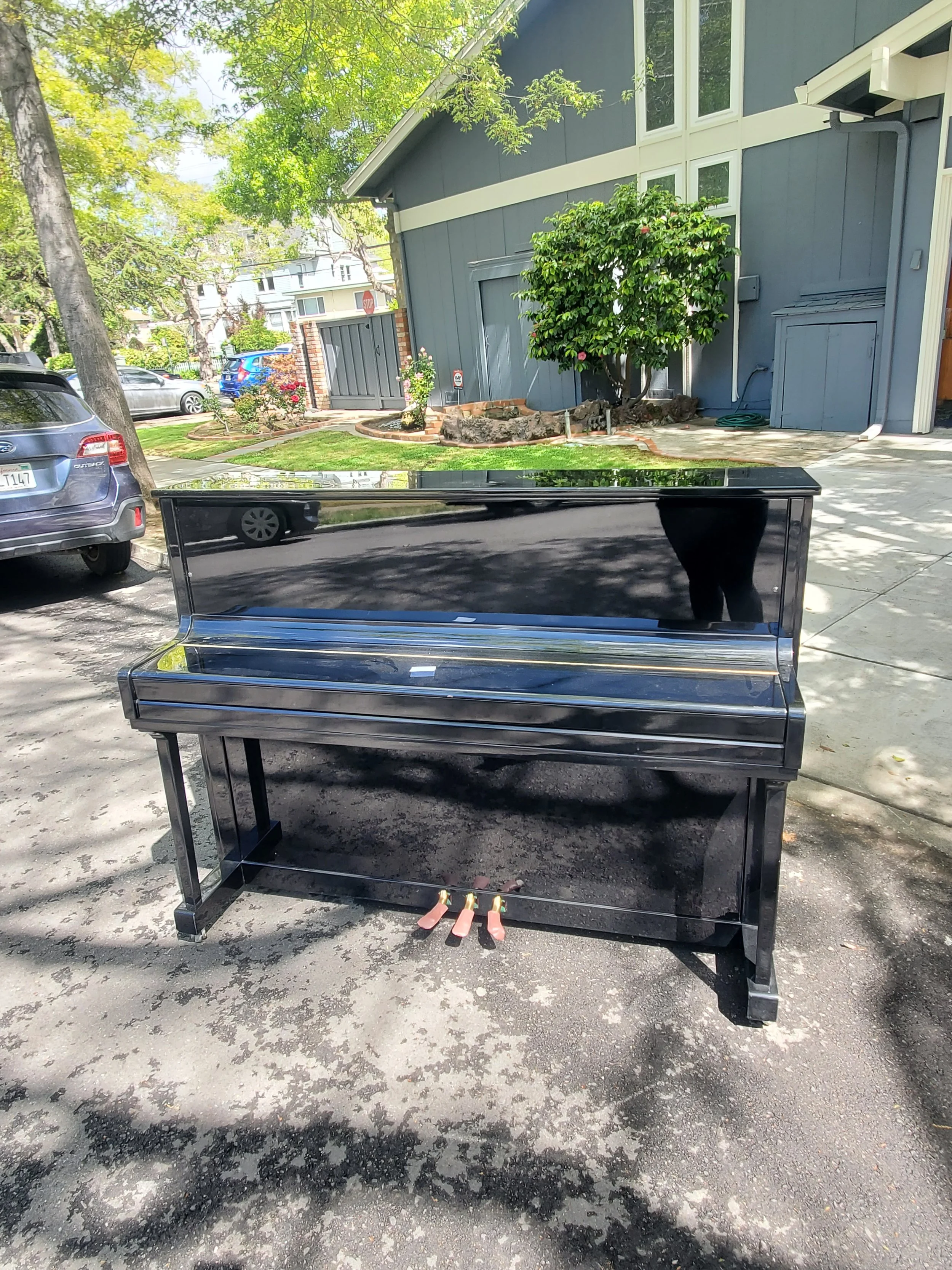 Piano removal service - Let's Do It Today Hauling in the Bay Area