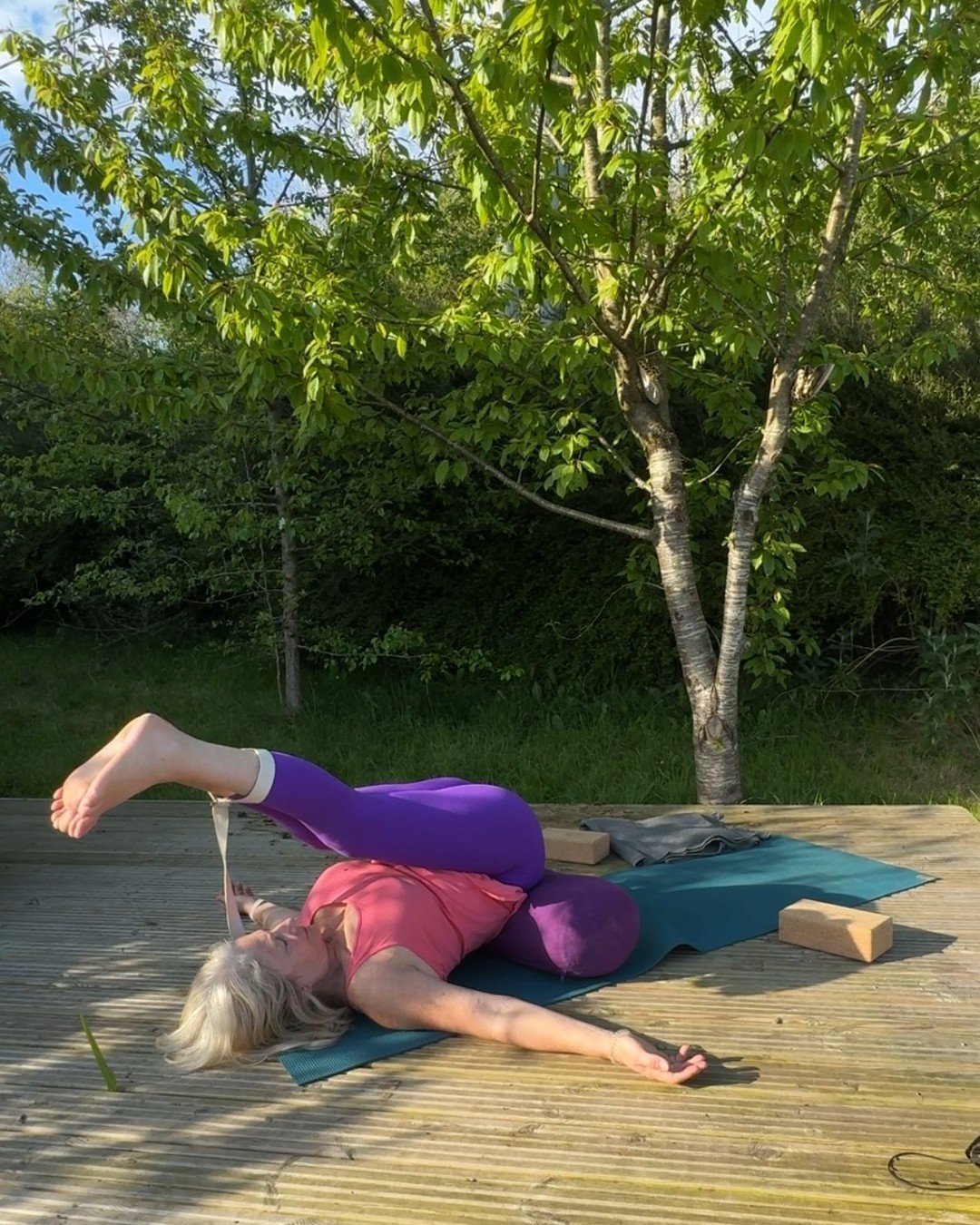 Overdone it in the garden this weekend &amp; my back is wondering what the hell happened! 
Plenty of stretches like these for me although sadly not in the sunshine today. 

Support from the bolster &amp; maintaining stability in the sacro-iliac joint