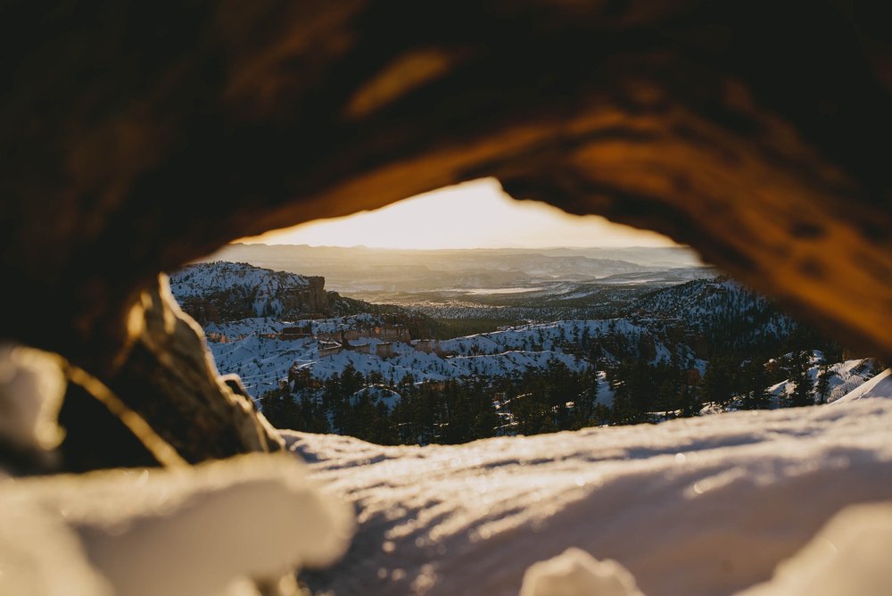 sunrise in winter over bryce canyon