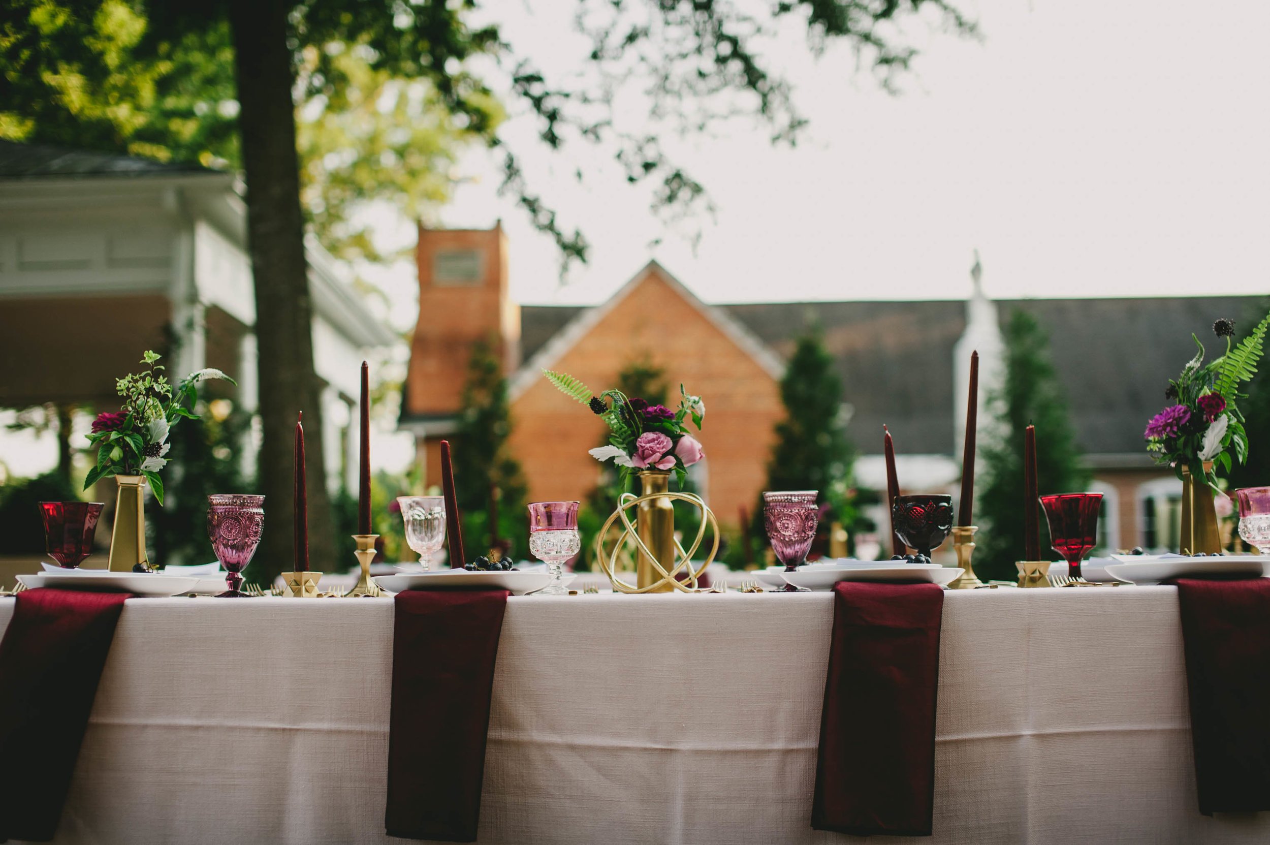 mims house wedding table details